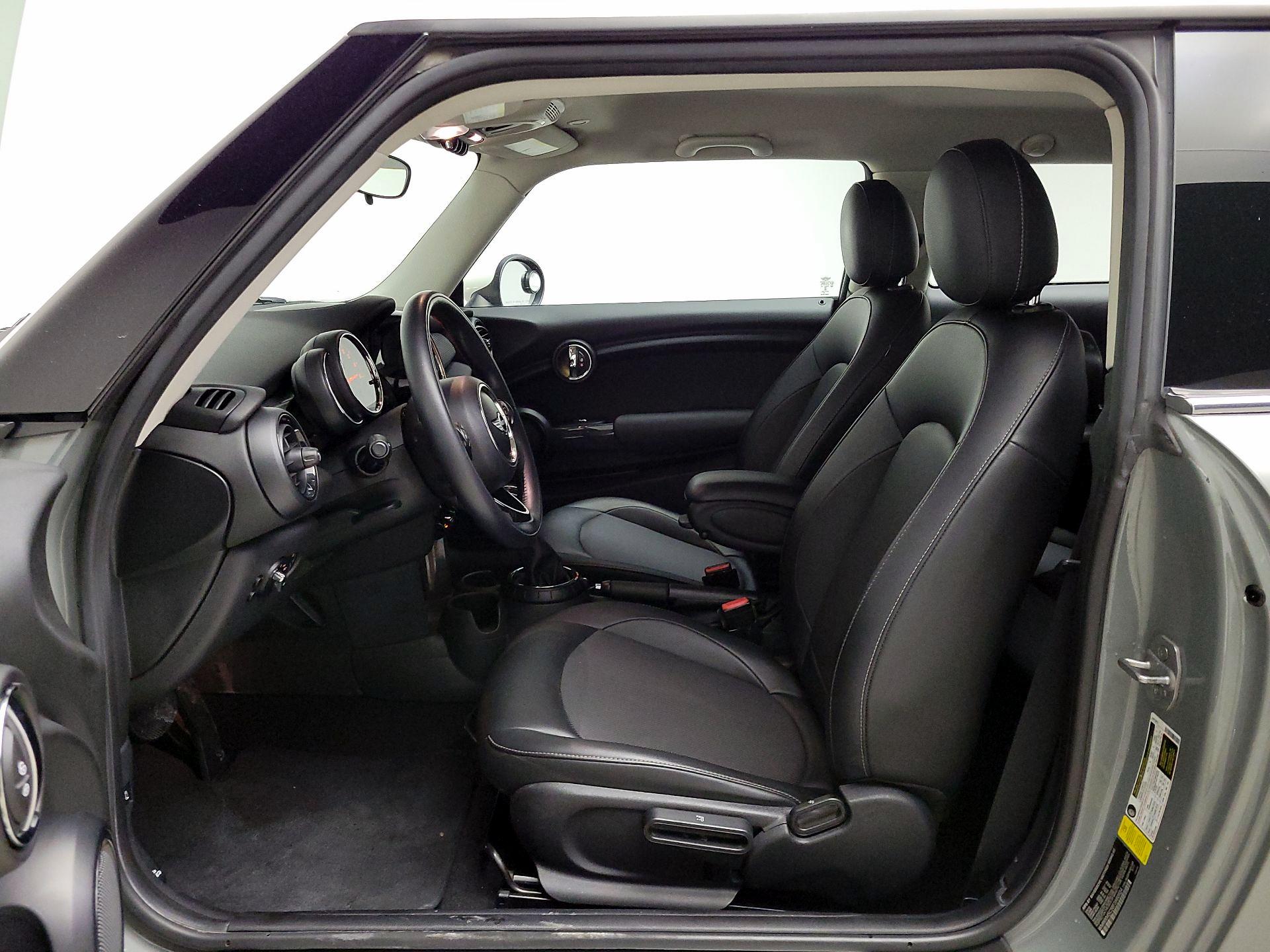 Thumbnail: 2015 MINI Cooper Hardtop - 11