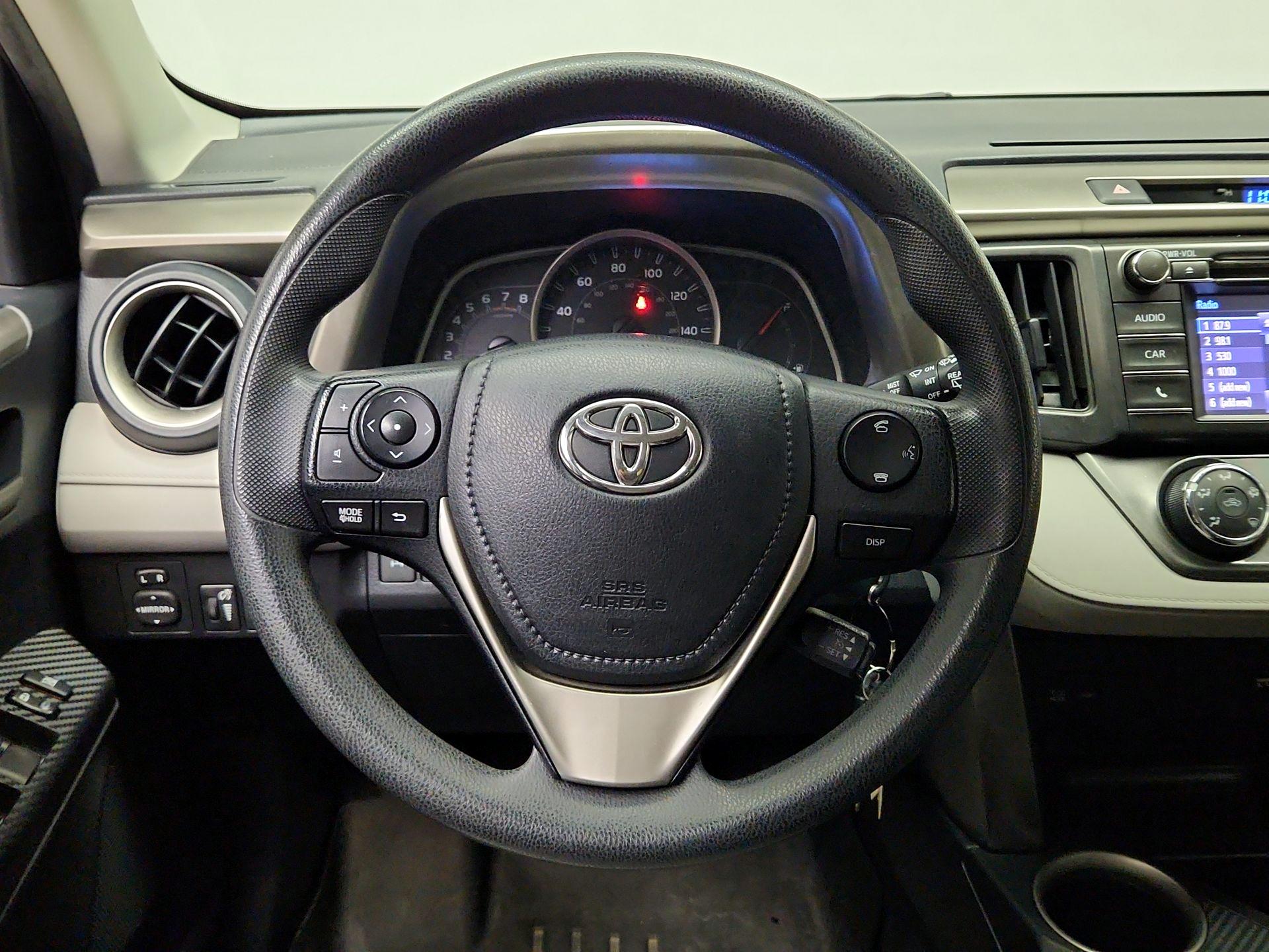 Thumbnail: 2015 Toyota RAV4 - 10