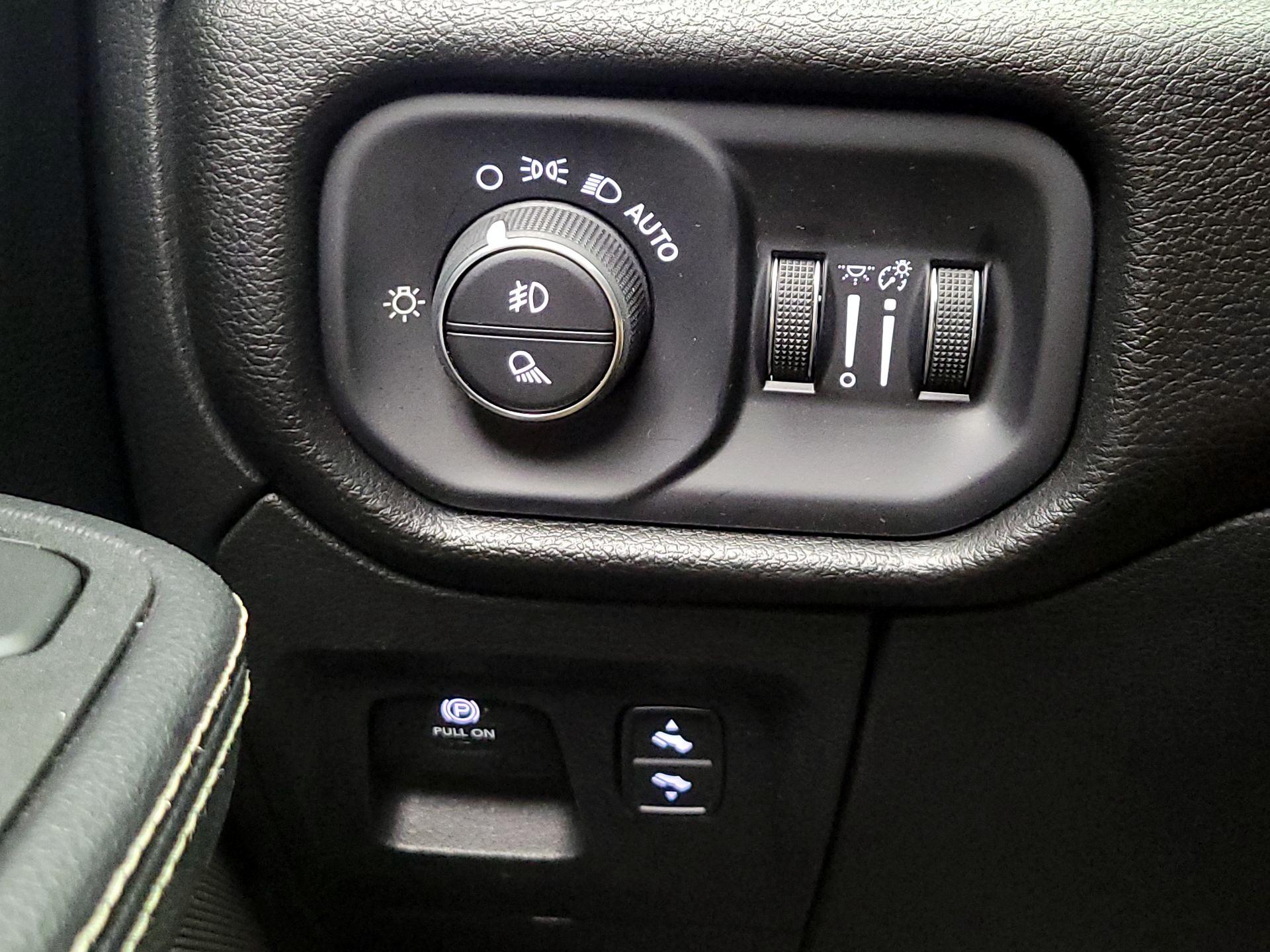 Thumbnail: 2025 RAM 1500 - 13