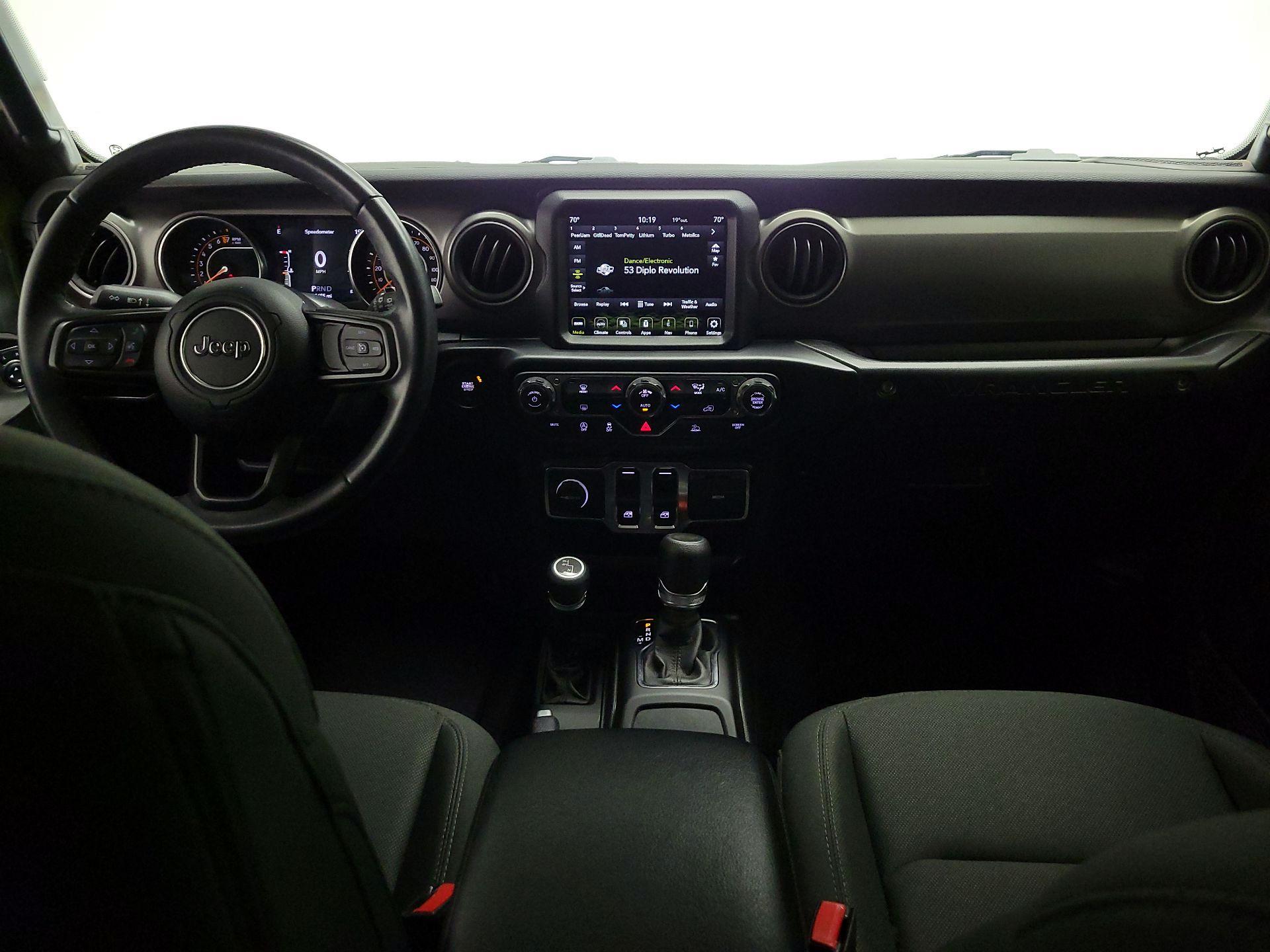 Thumbnail: 2022 Jeep Wrangler - 9