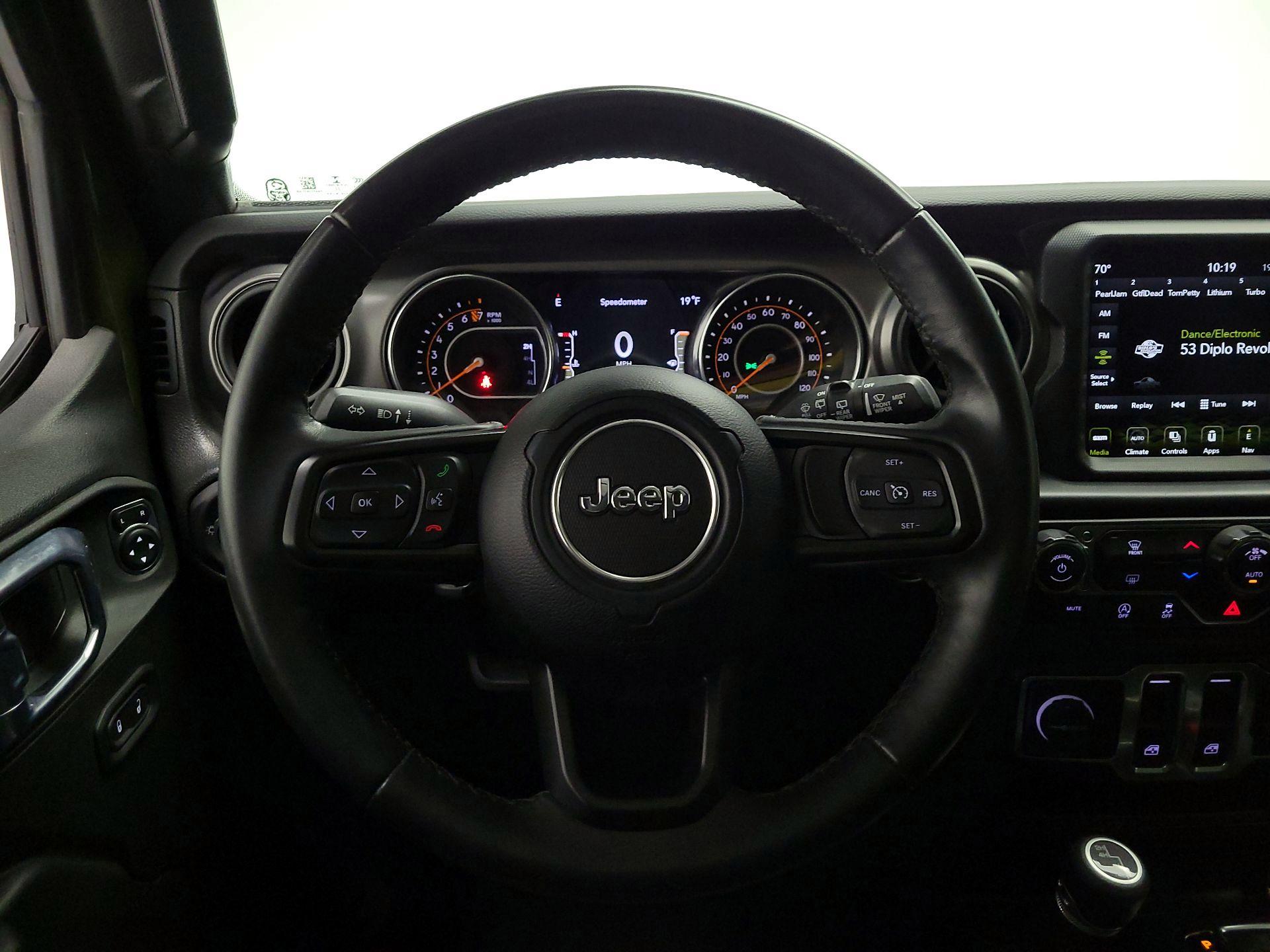 Thumbnail: 2022 Jeep Wrangler - 10