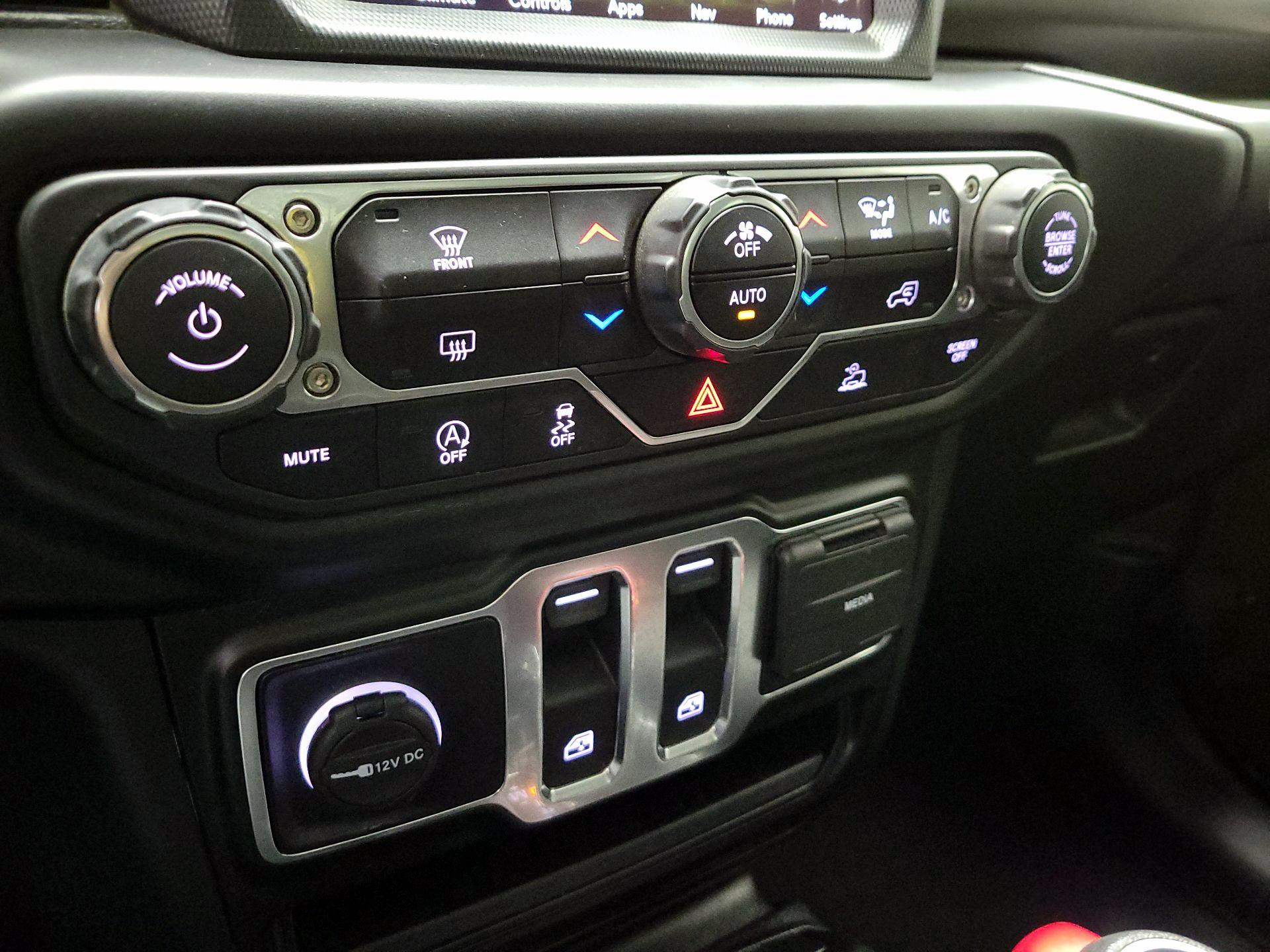 Thumbnail: 2022 Jeep Wrangler - 16