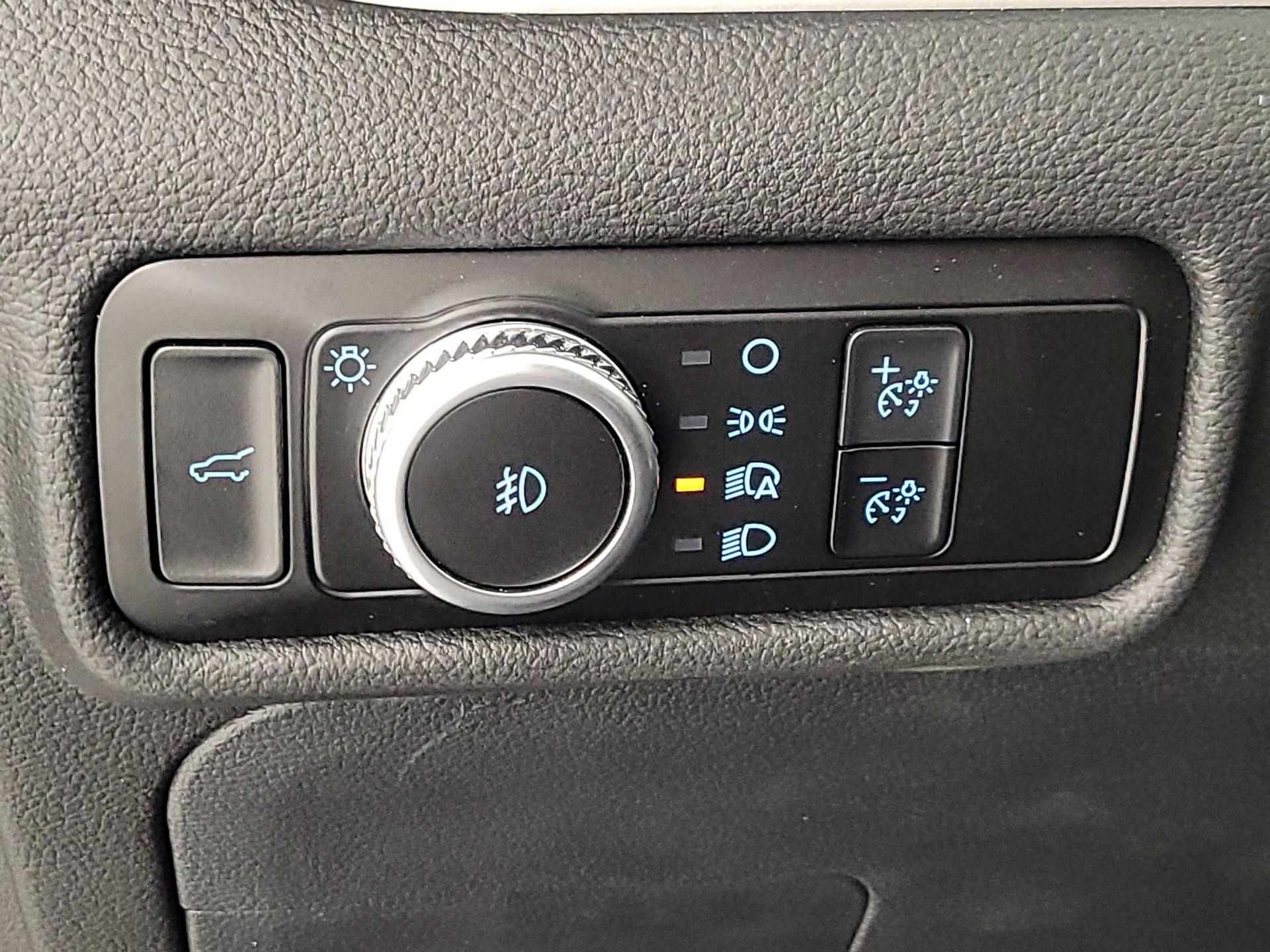 Thumbnail: 2022 Ford Explorer - 13