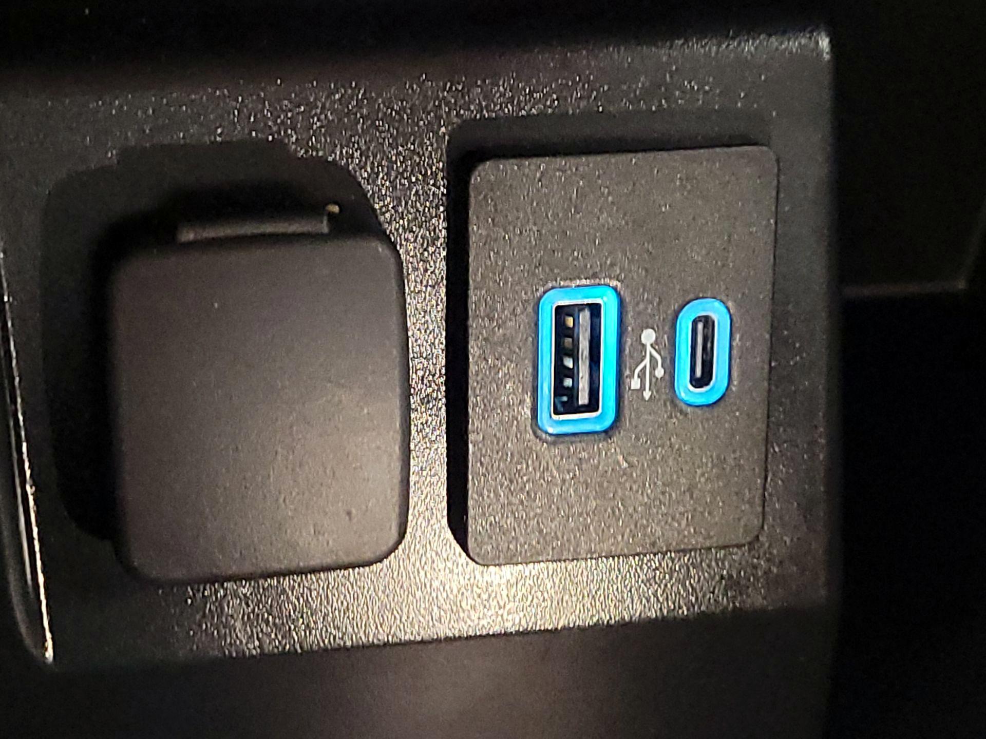 Thumbnail: 2022 Ford Explorer - 19