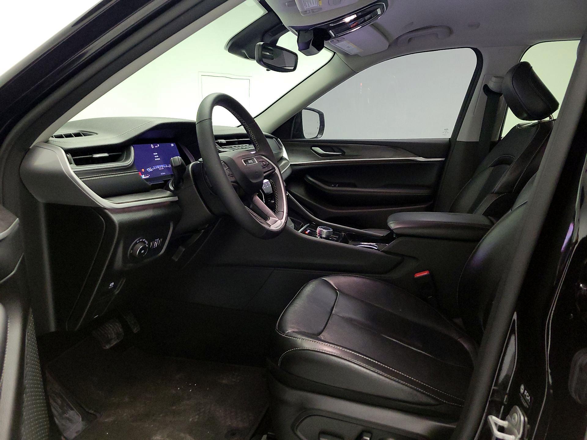 Thumbnail: 2023 Jeep Grand Cherokee - 11