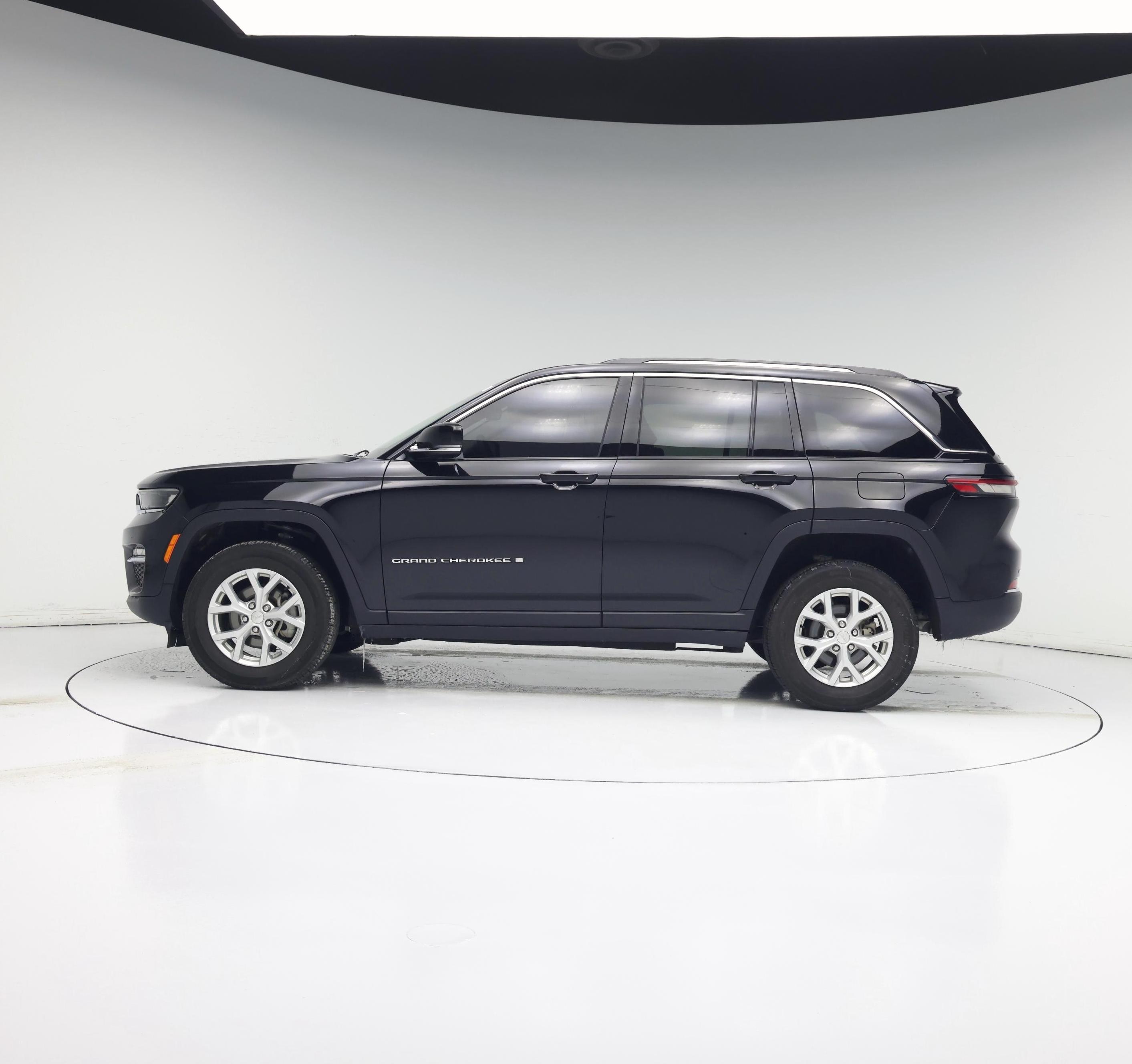 Thumbnail: 2023 Jeep Grand Cherokee - 3