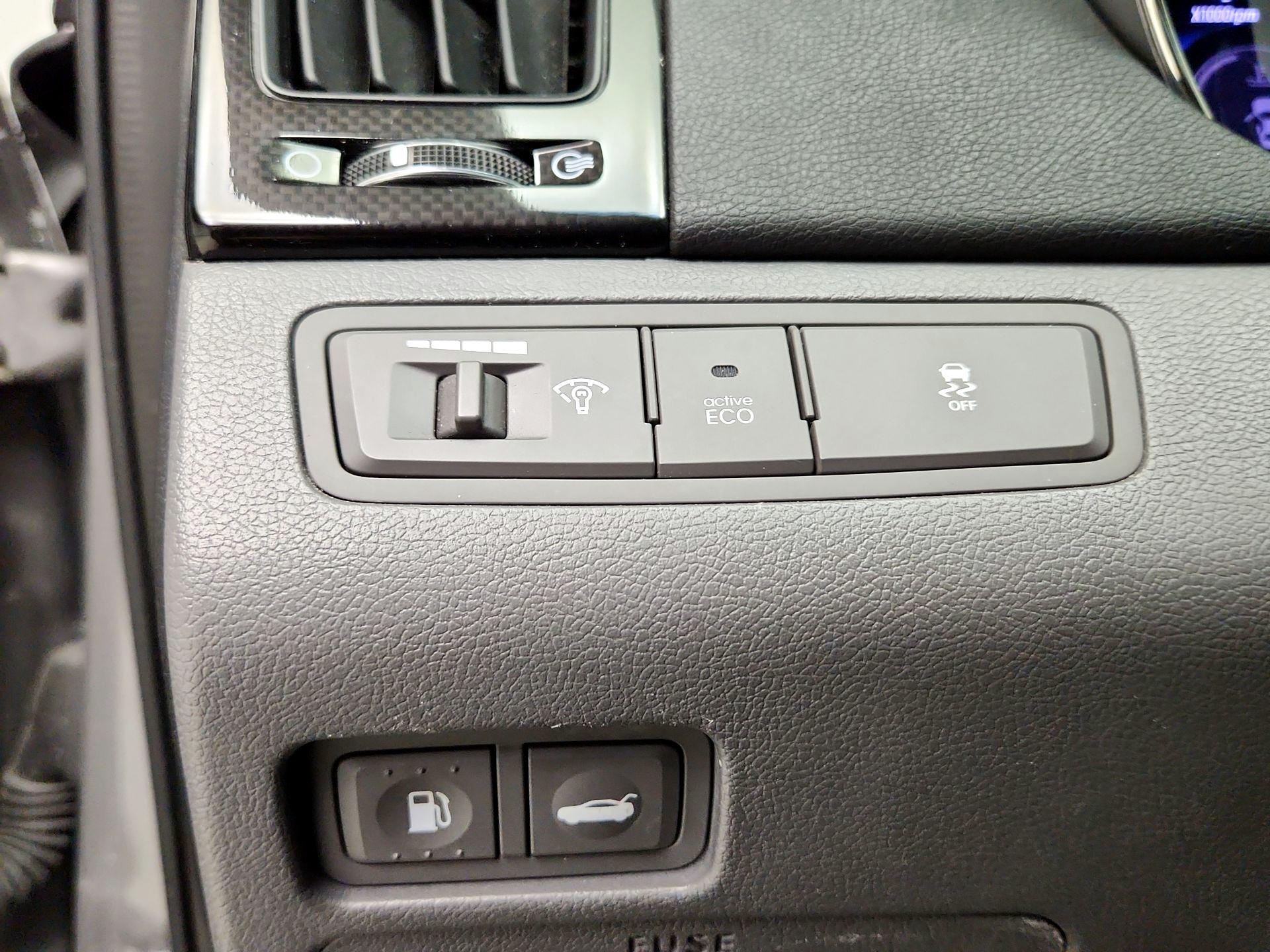 Thumbnail: 2014 Hyundai Sonata - 13