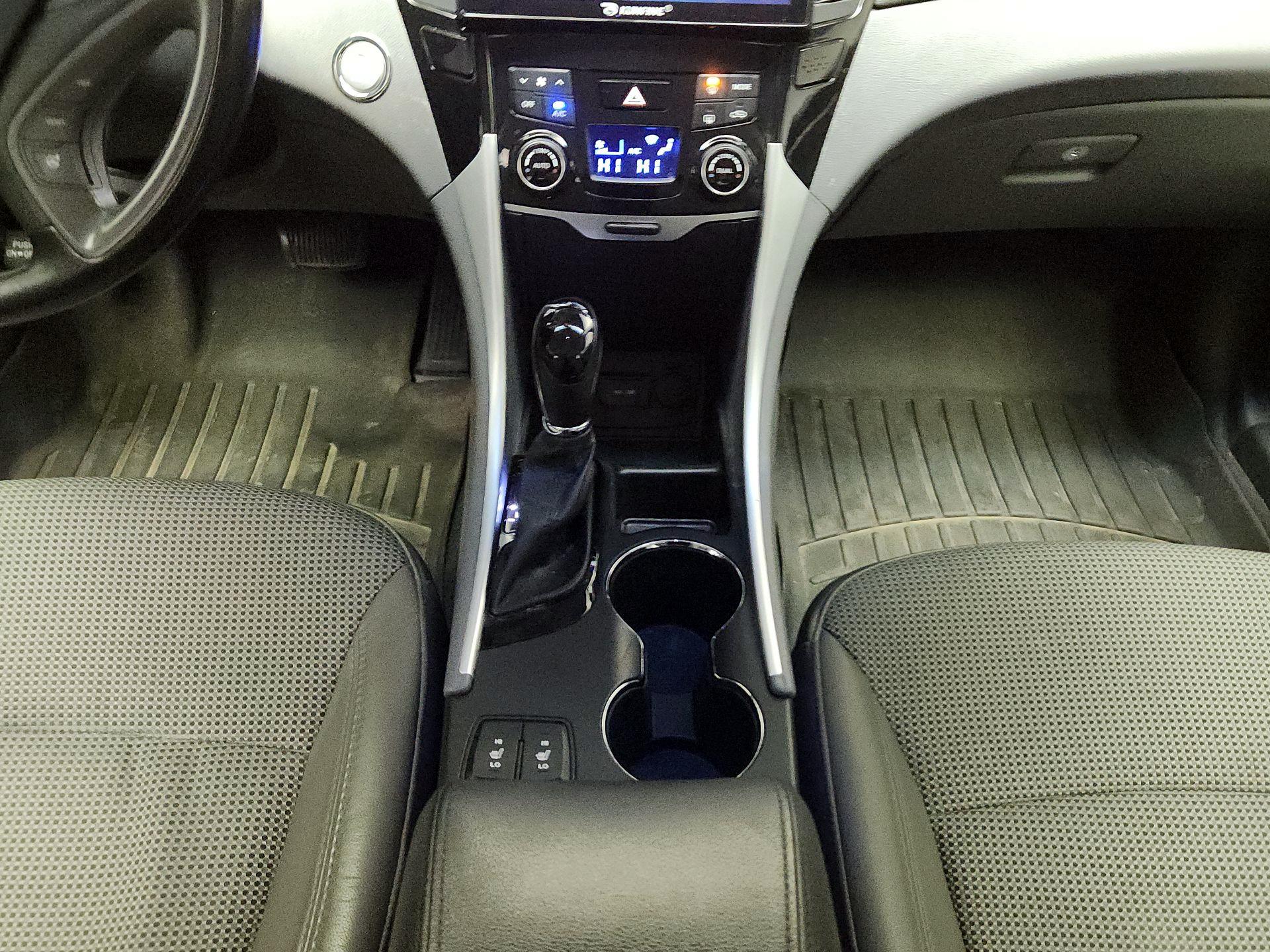 Thumbnail: 2014 Hyundai Sonata - 17