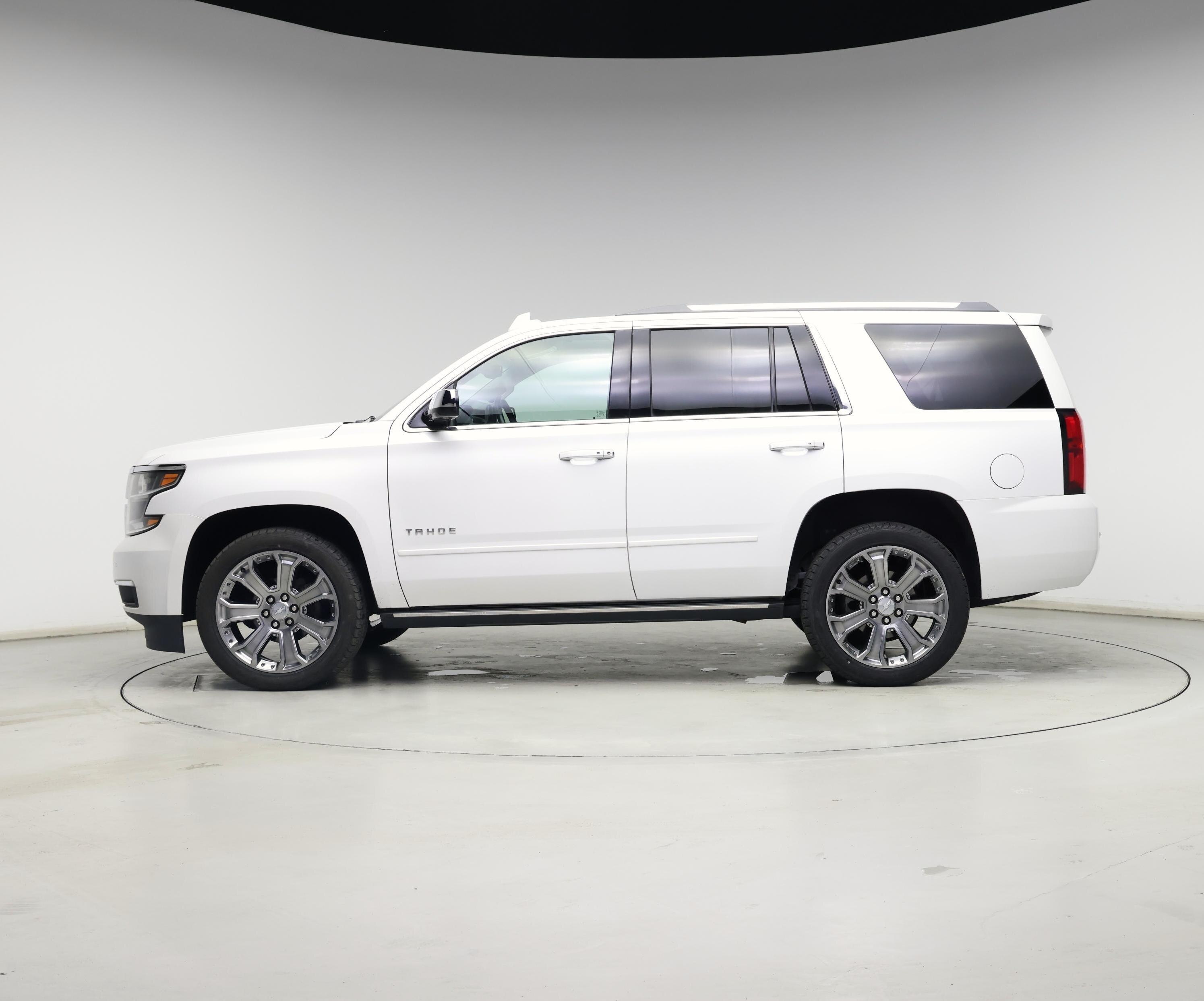 Thumbnail: 2017 Chevrolet Tahoe - 3