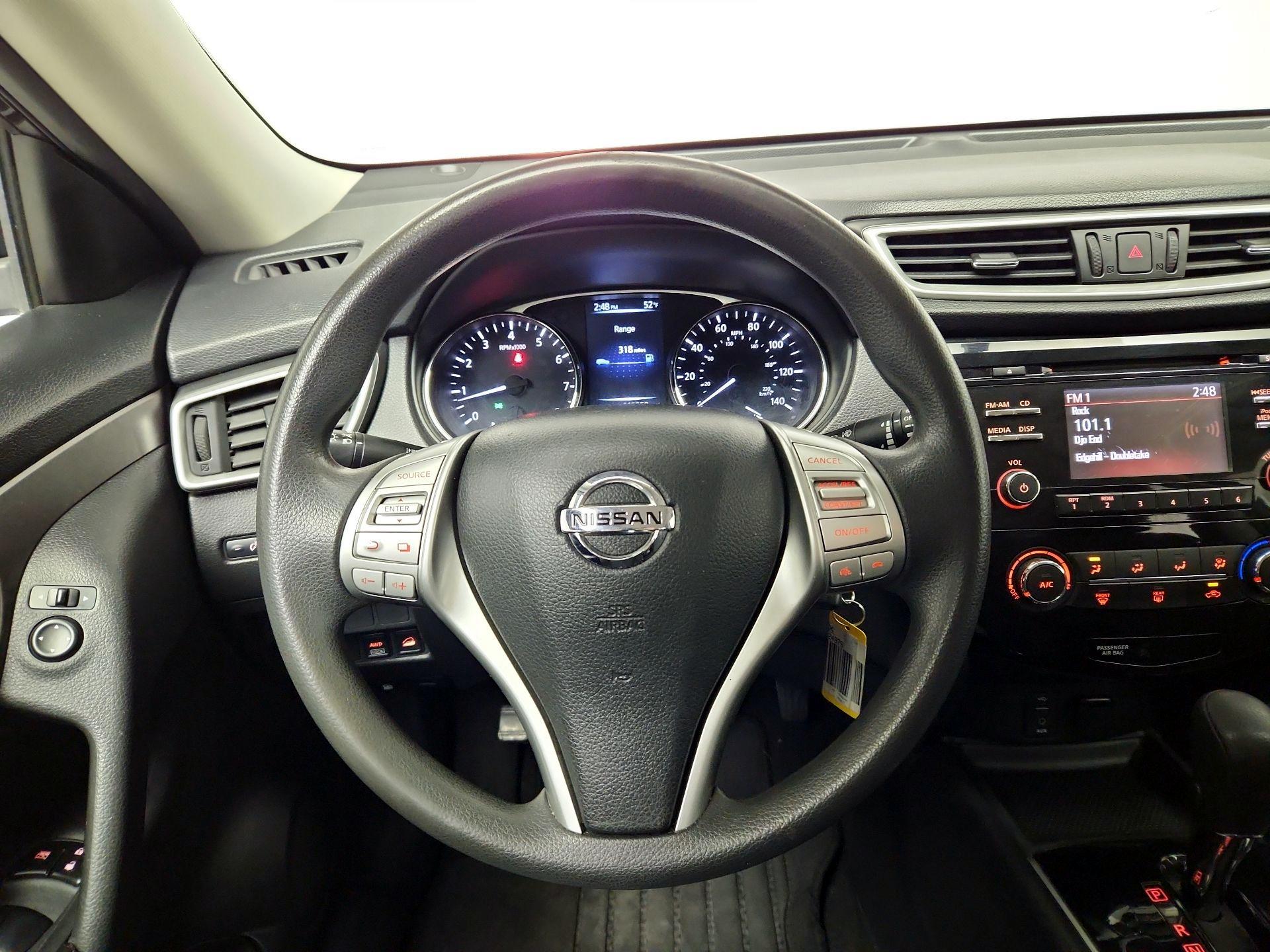 Thumbnail: 2015 Nissan Rogue - 10