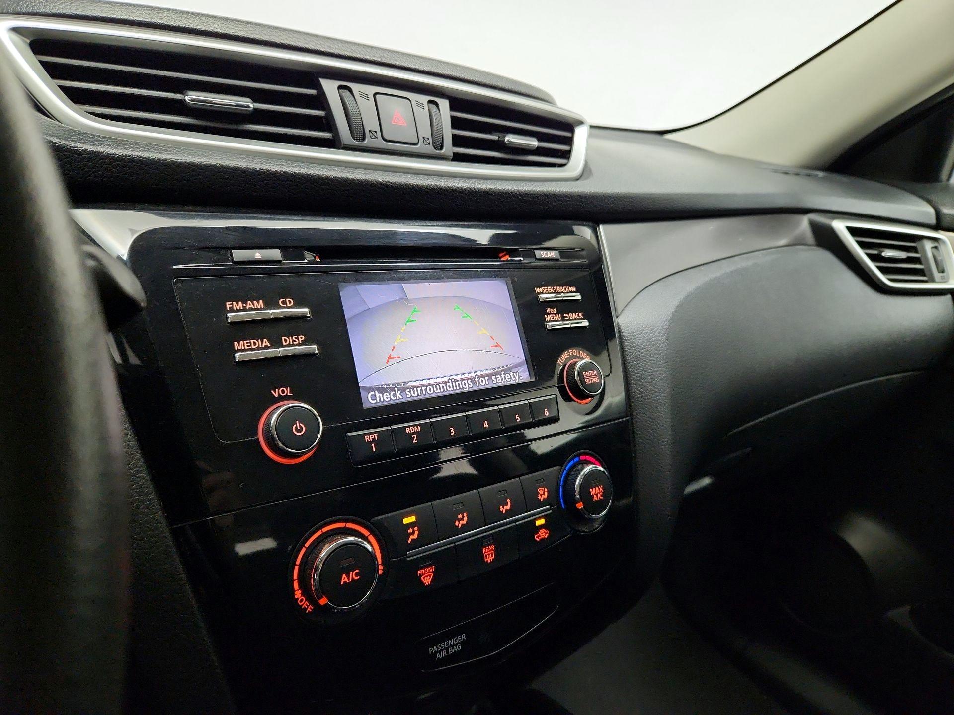 Thumbnail: 2015 Nissan Rogue - 14