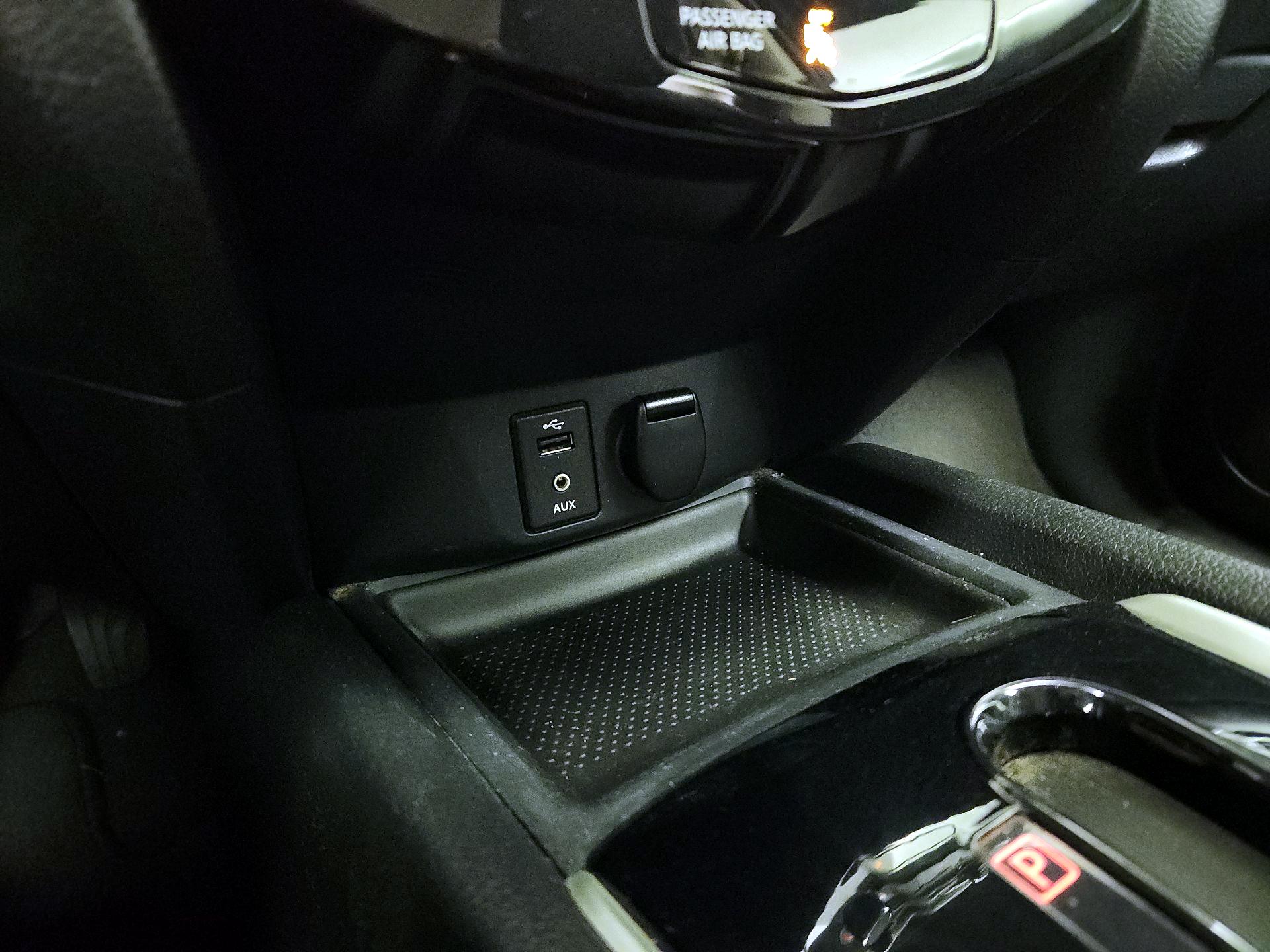 Thumbnail: 2015 Nissan Rogue - 18