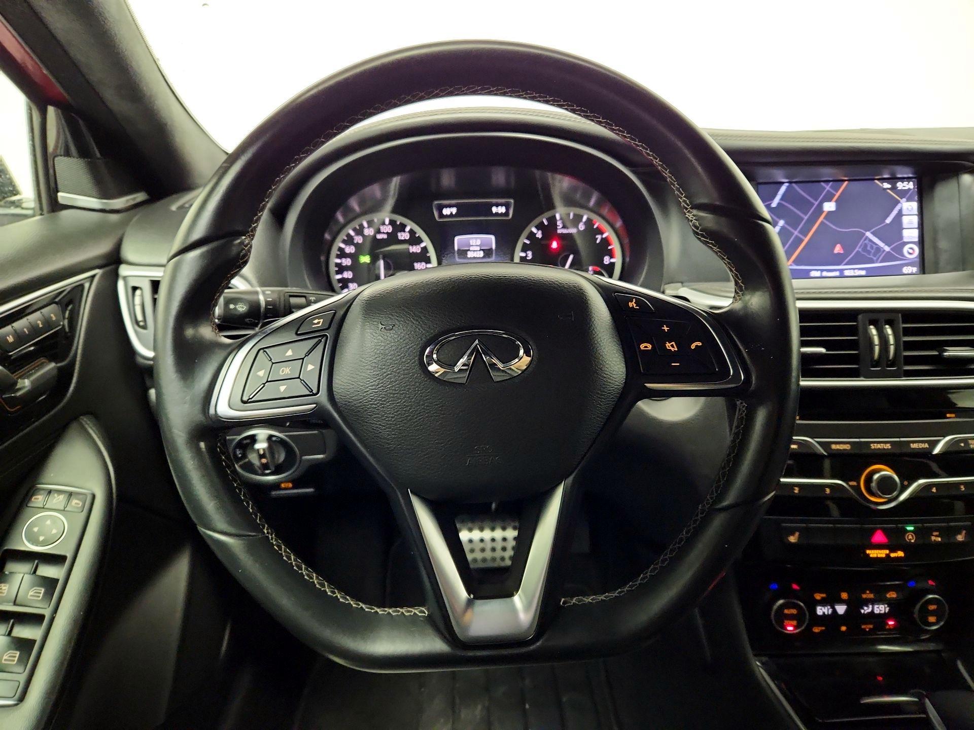 Thumbnail: 2017 INFINITI QX30 - 10