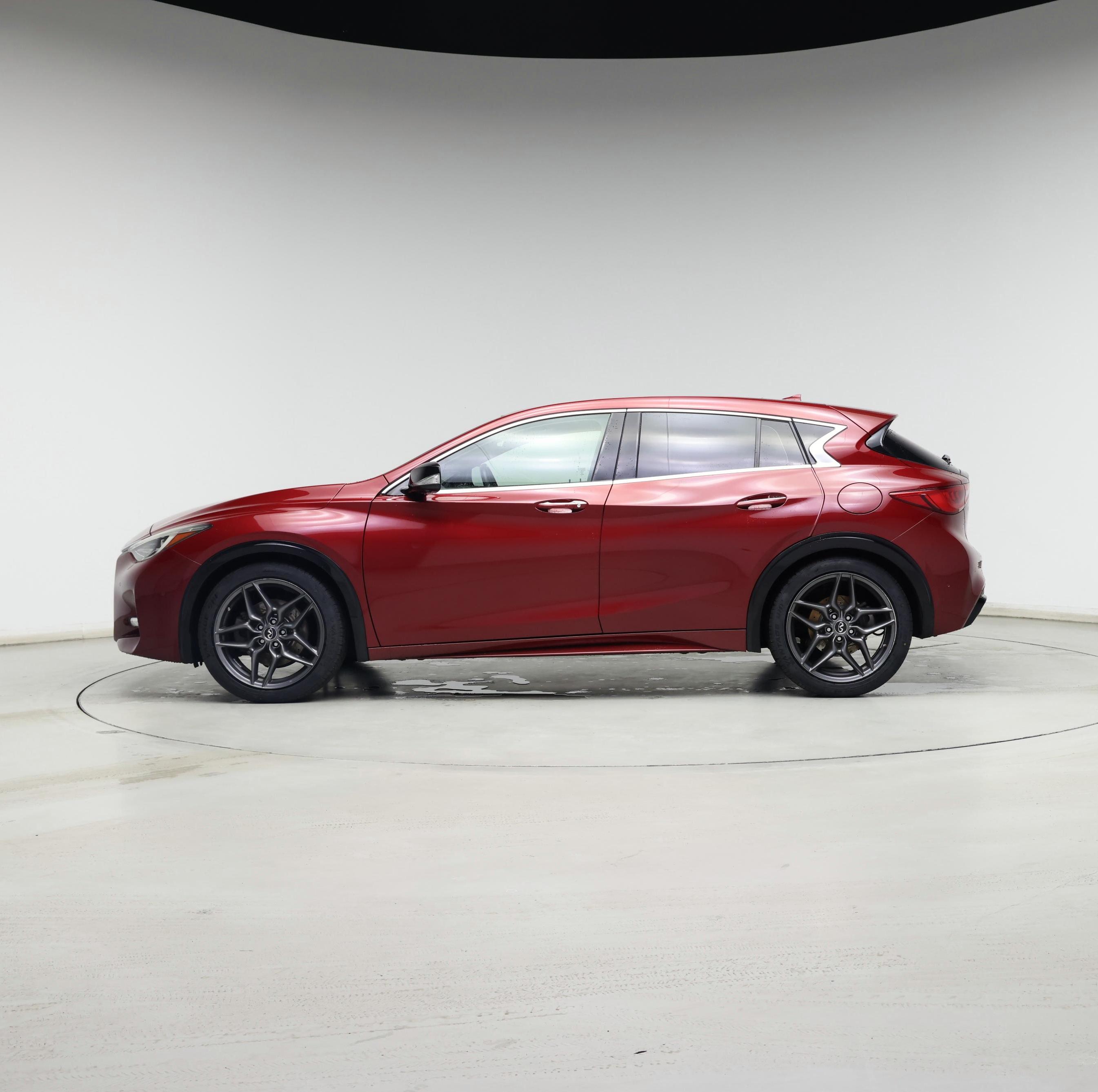 Thumbnail: 2017 INFINITI QX30 - 3