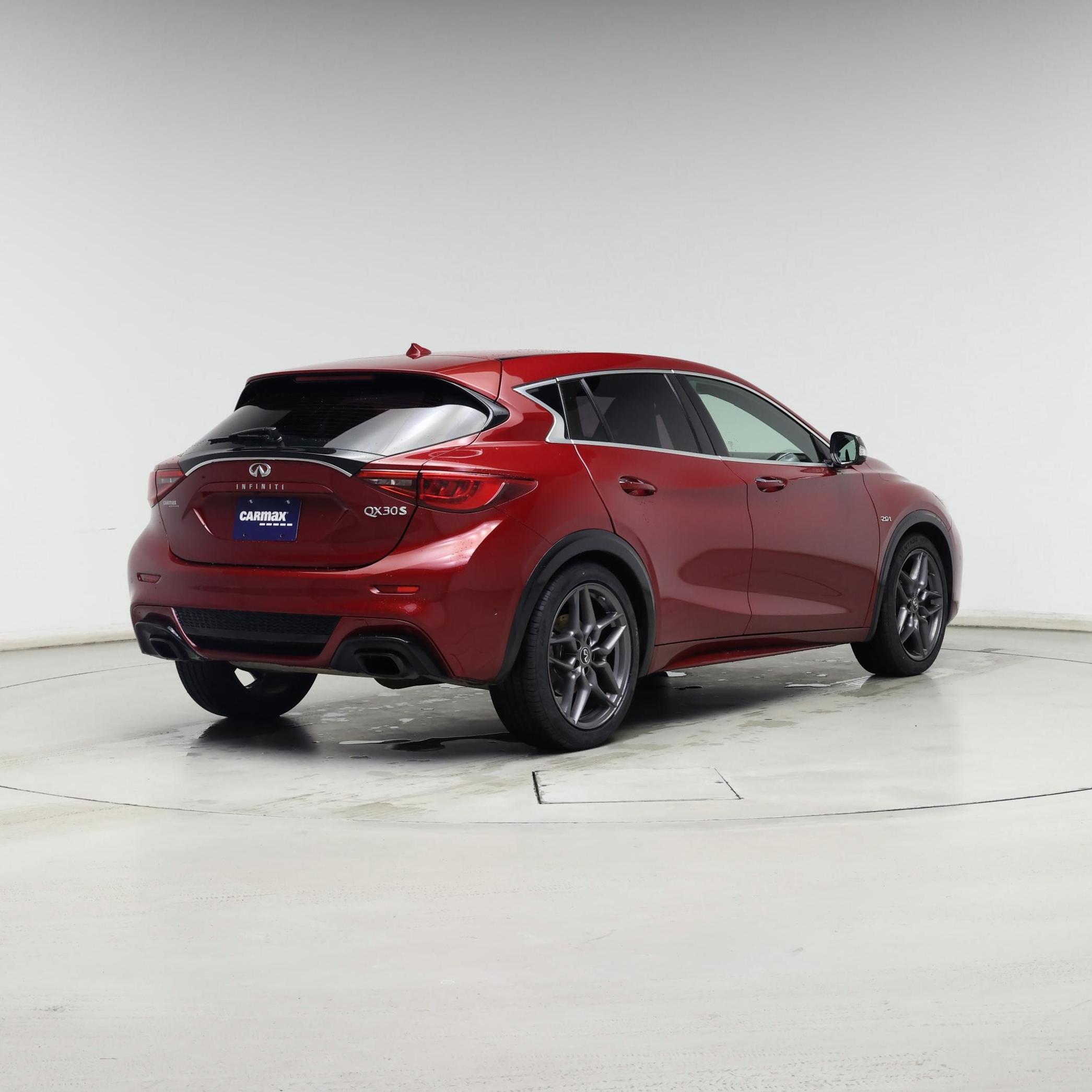 Thumbnail: 2017 INFINITI QX30 - 8