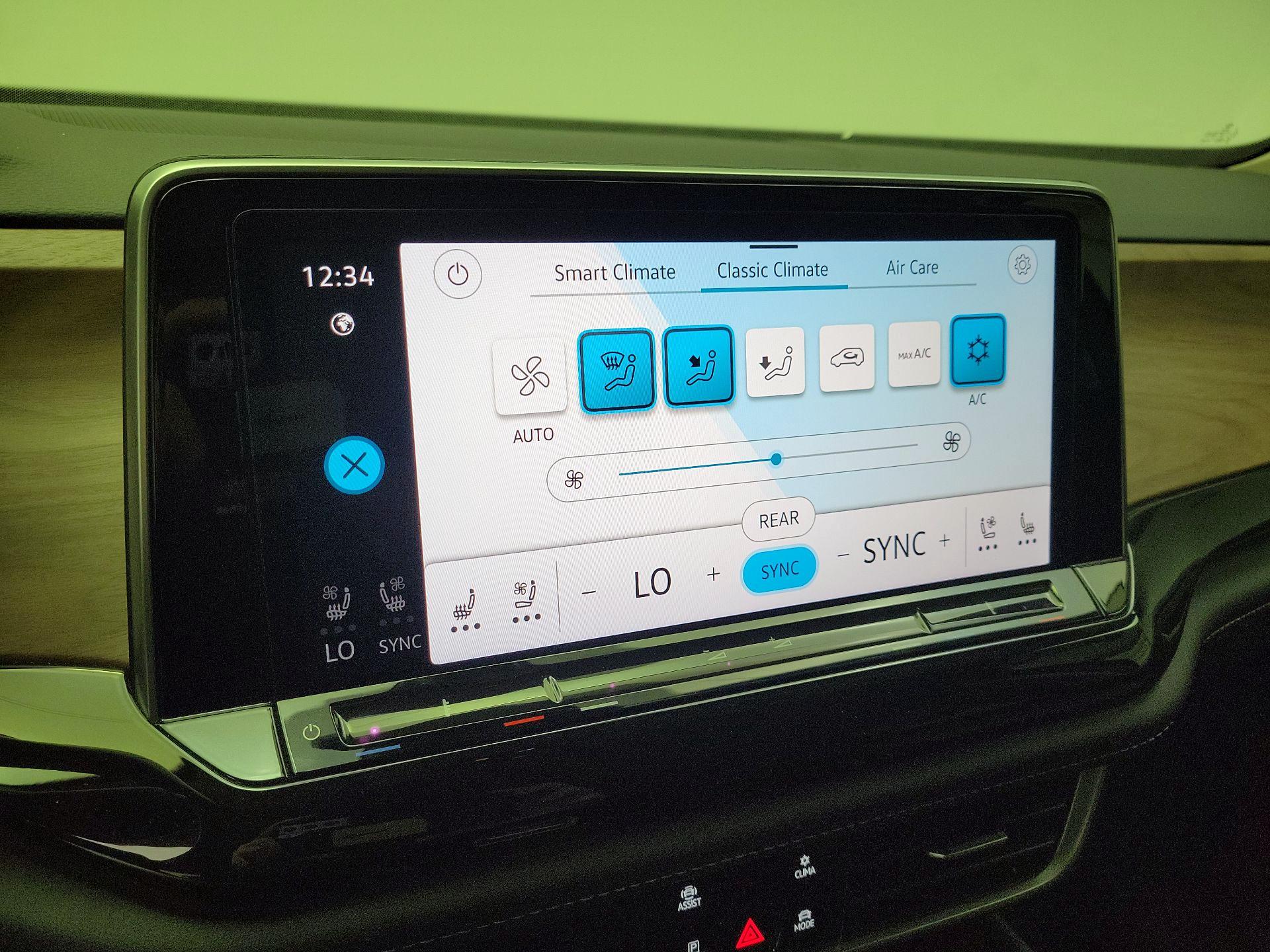 Thumbnail: 2024 Volkswagen Atlas - 16