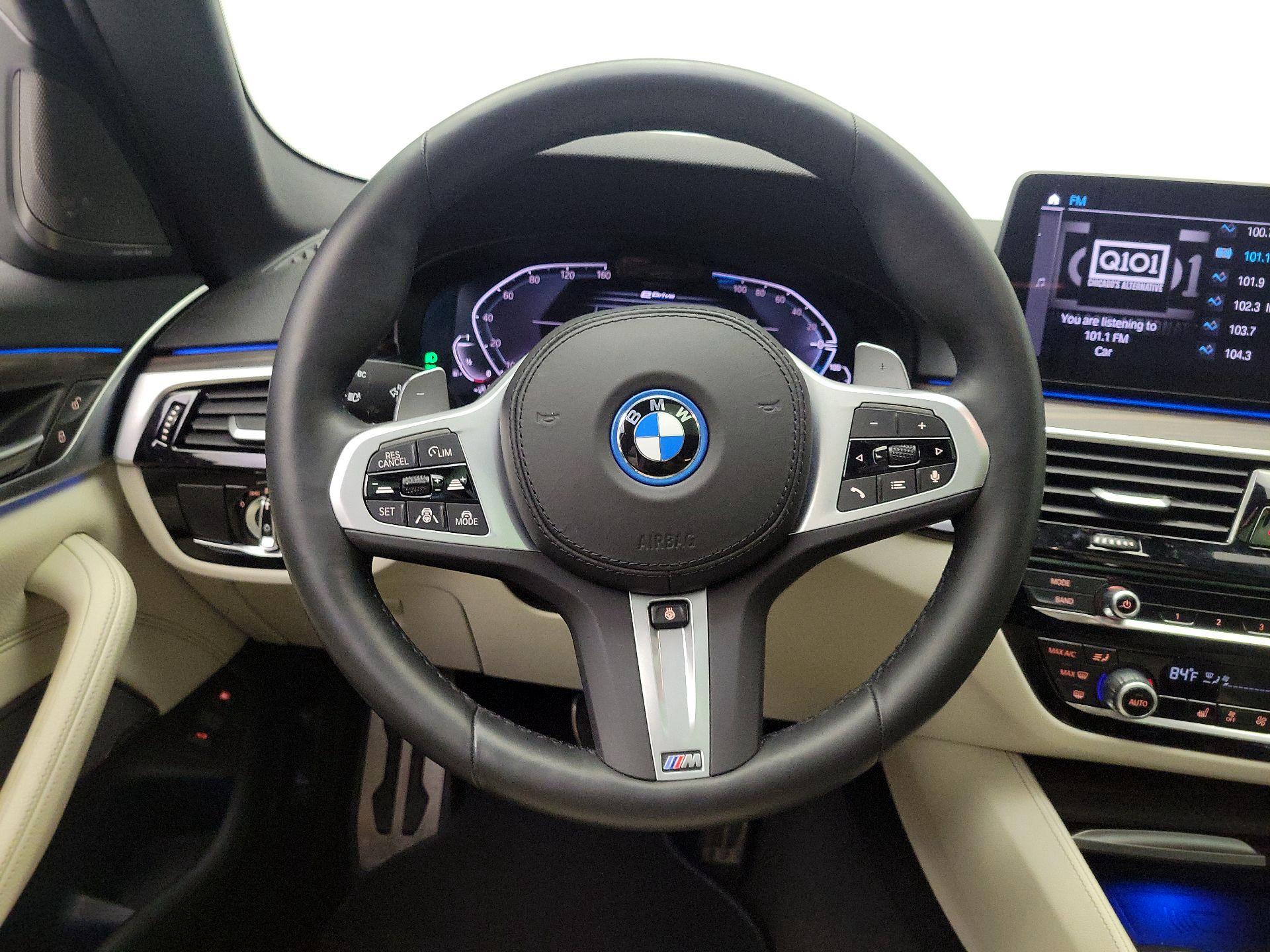 Thumbnail: 2023 BMW 5 Series - 10