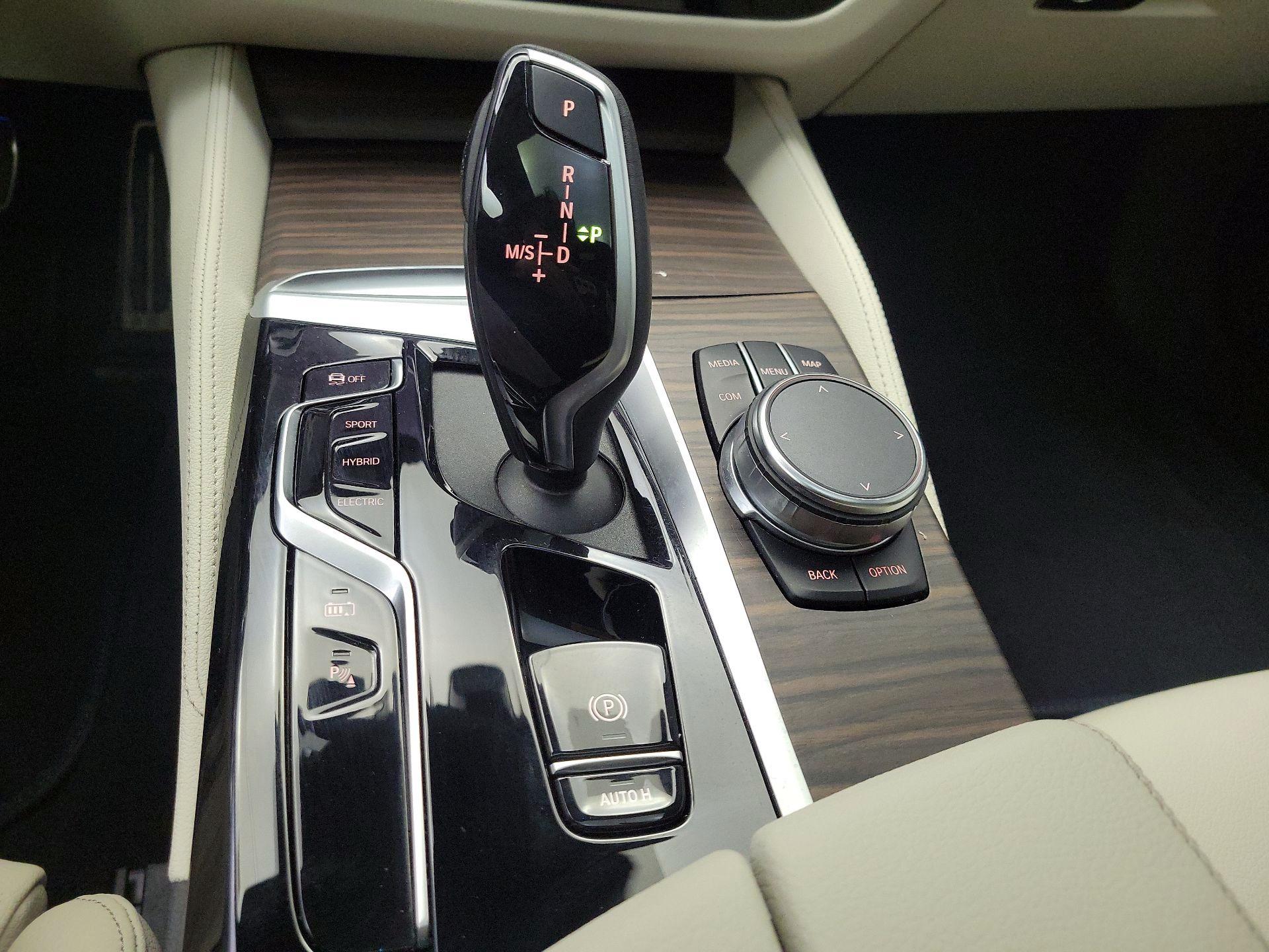 Thumbnail: 2023 BMW 5 Series - 18