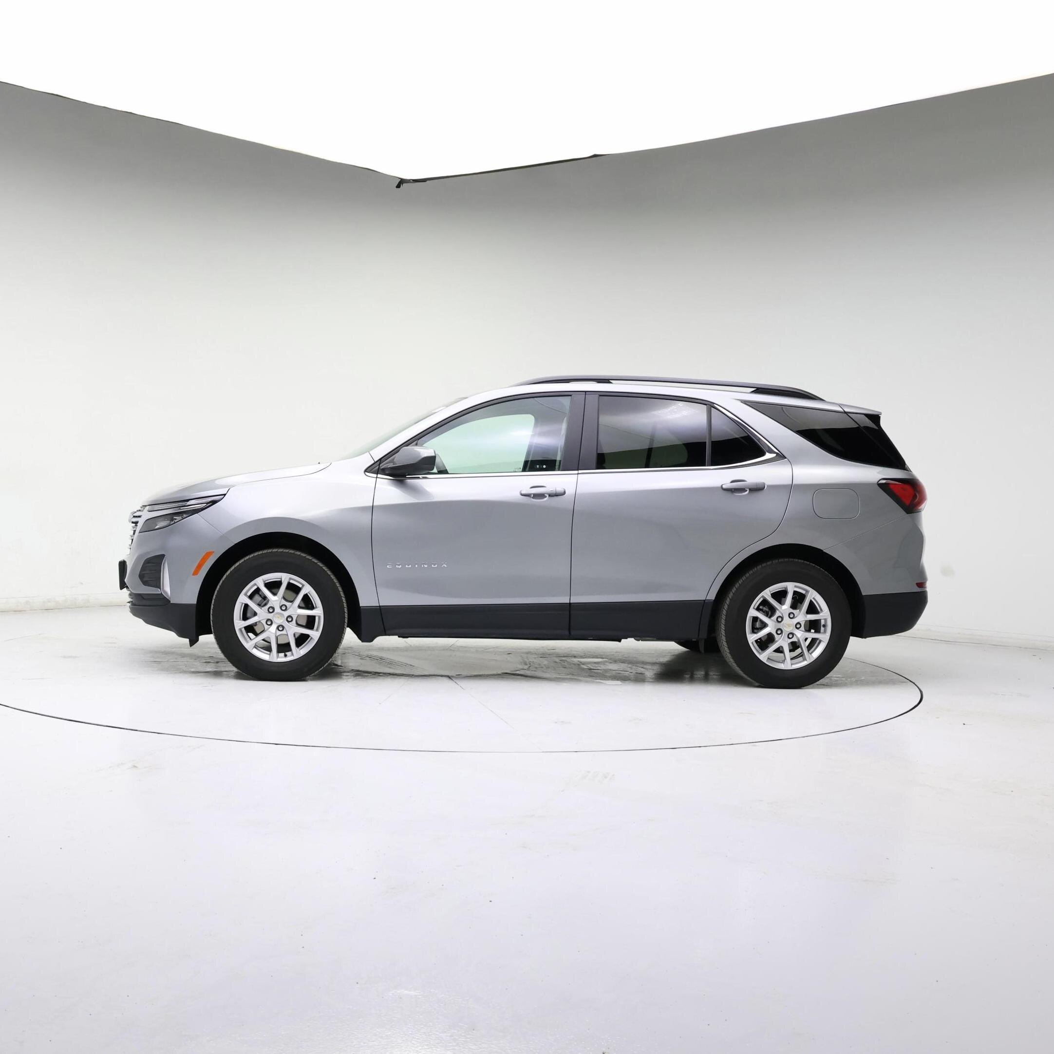 Thumbnail: 2023 Chevrolet Equinox - 3