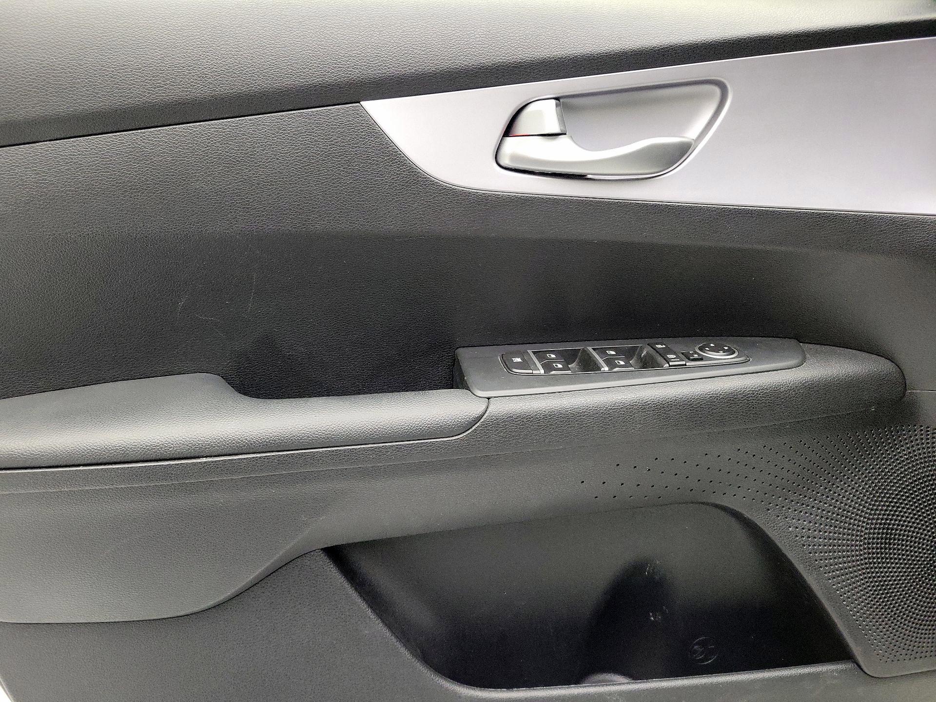 Thumbnail: 2024 Kia Forte - 12