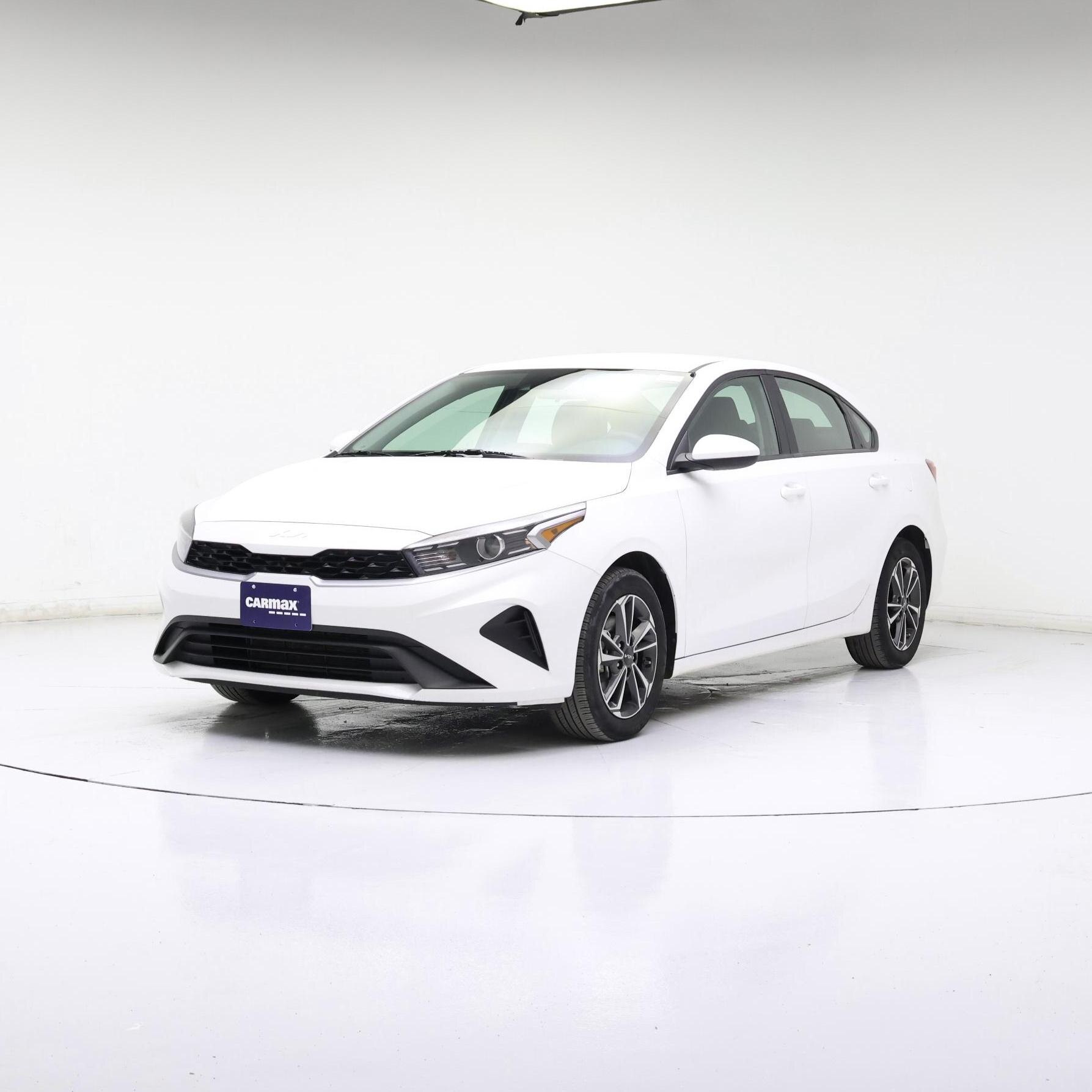 Thumbnail: 2024 Kia Forte - 4