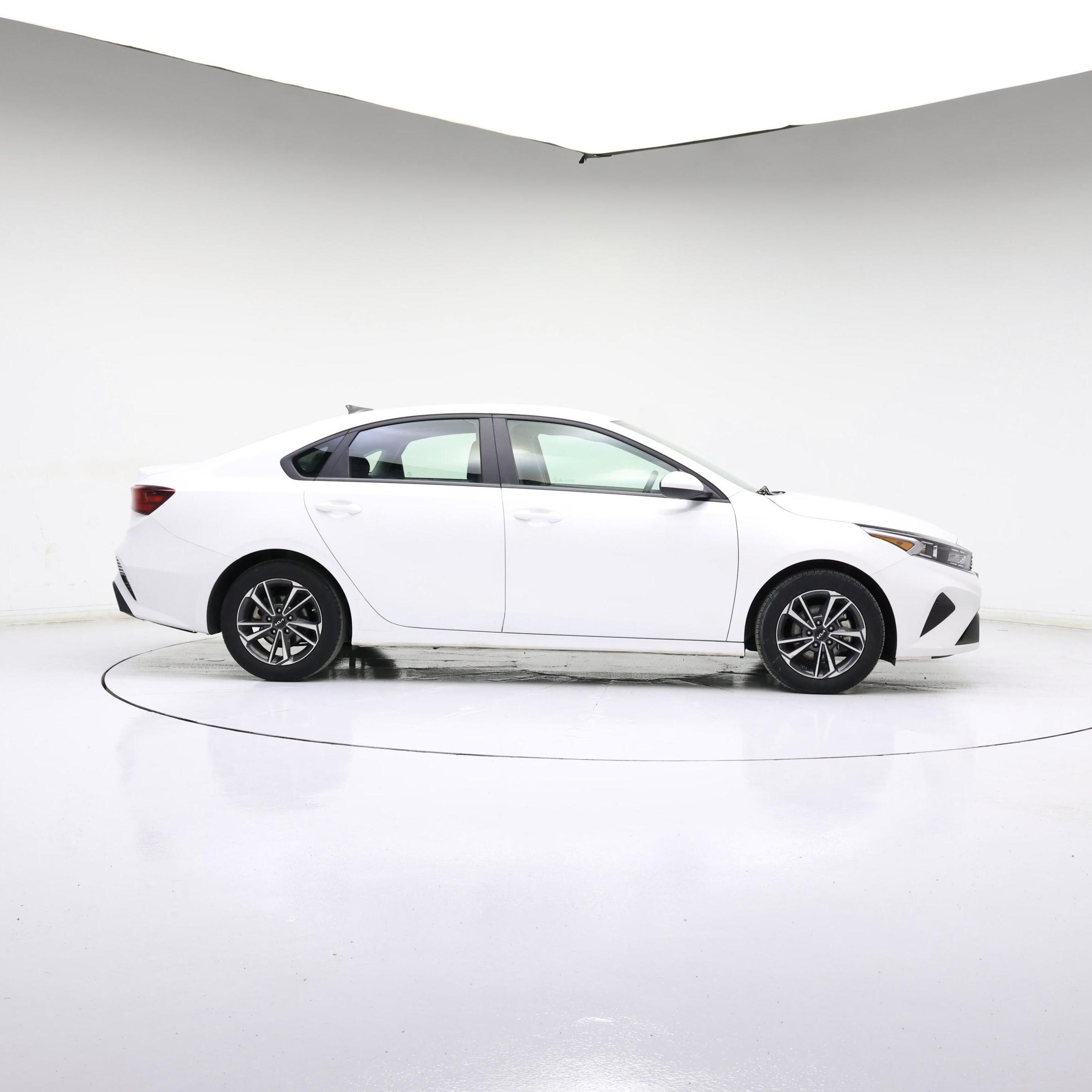 Thumbnail: 2024 Kia Forte - 7