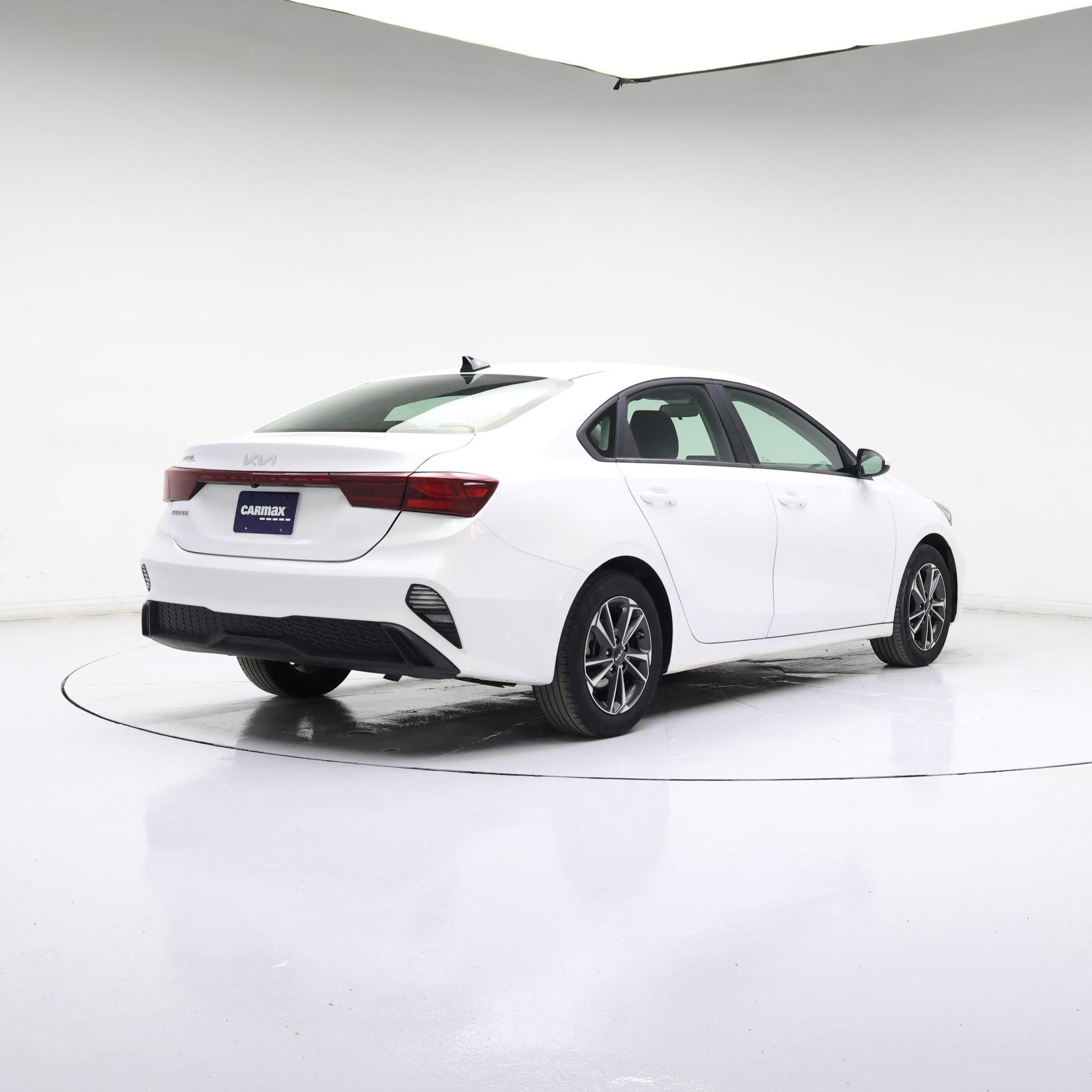 Thumbnail: 2024 Kia Forte - 8