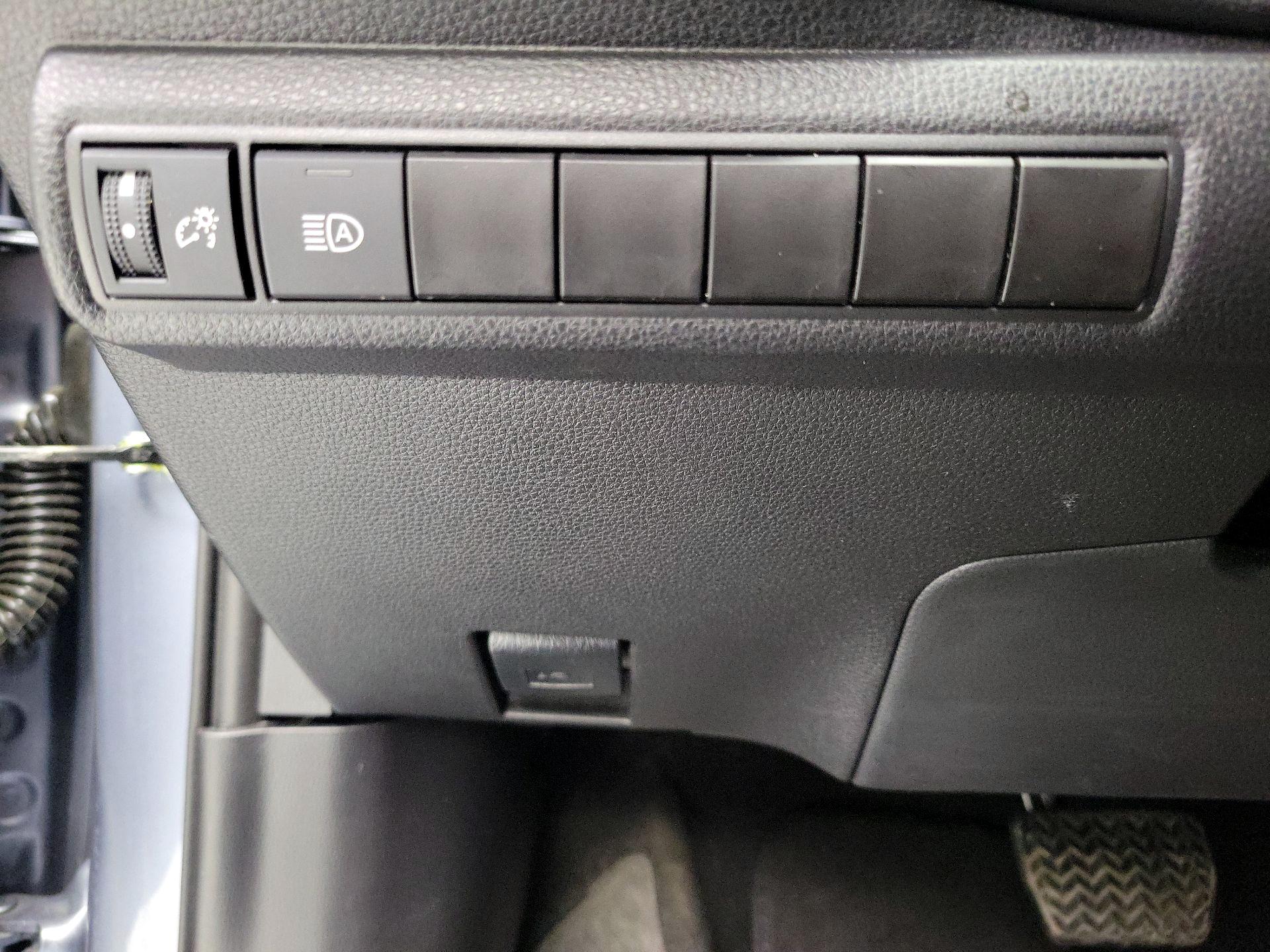 Thumbnail: 2025 Toyota Corolla - 13