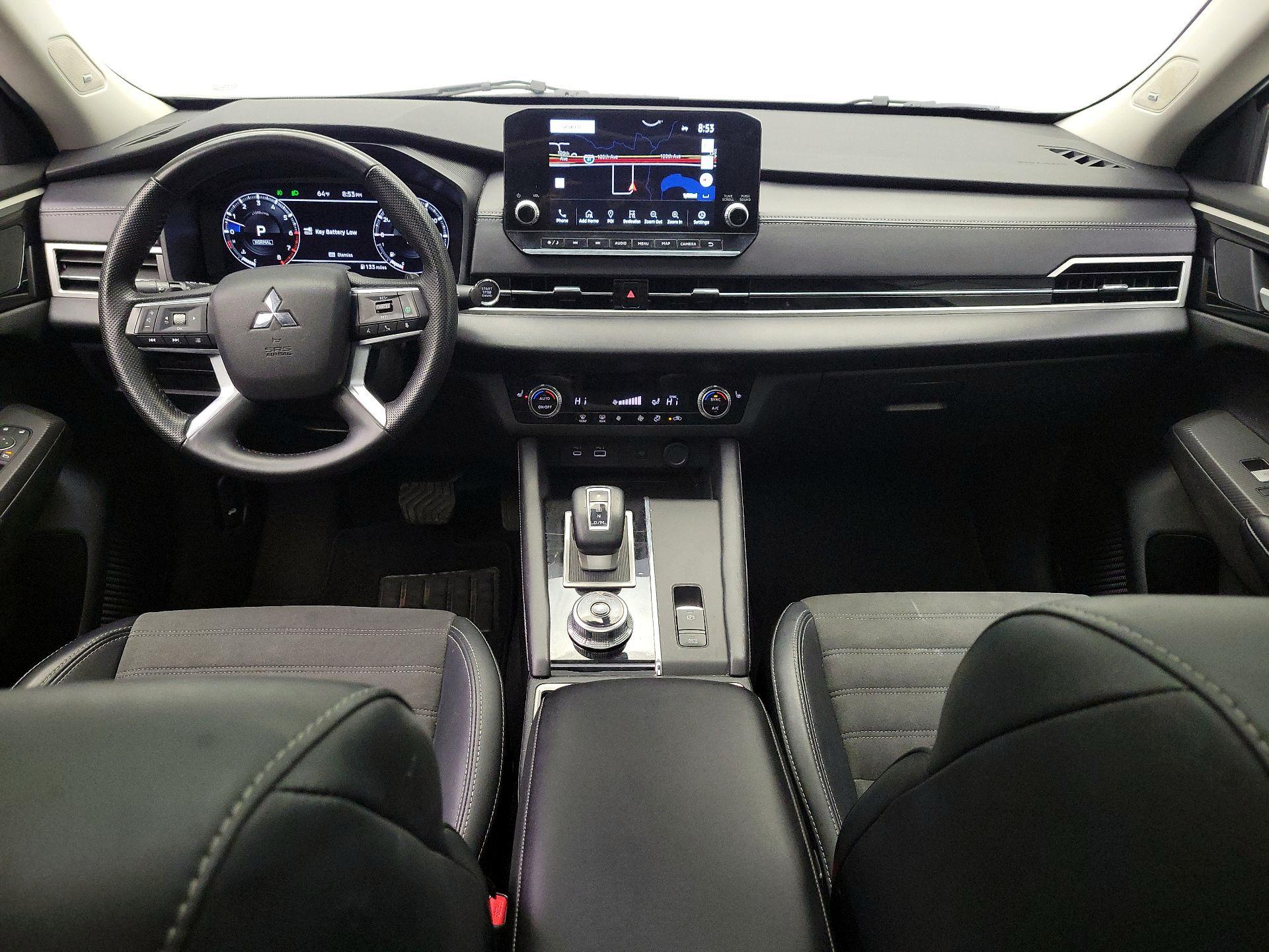 Thumbnail: 2024 Mitsubishi Outlander - 9