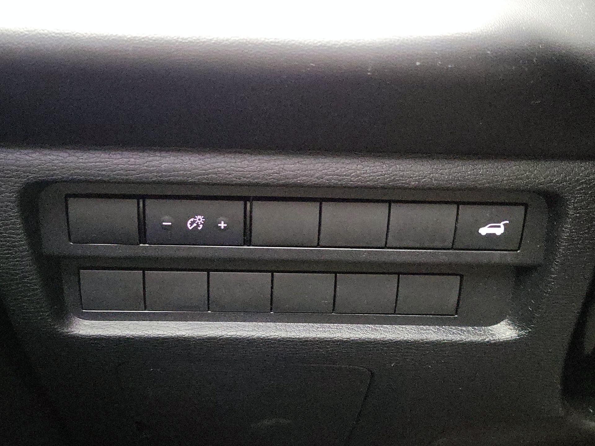 Thumbnail: 2024 Mitsubishi Outlander - 13