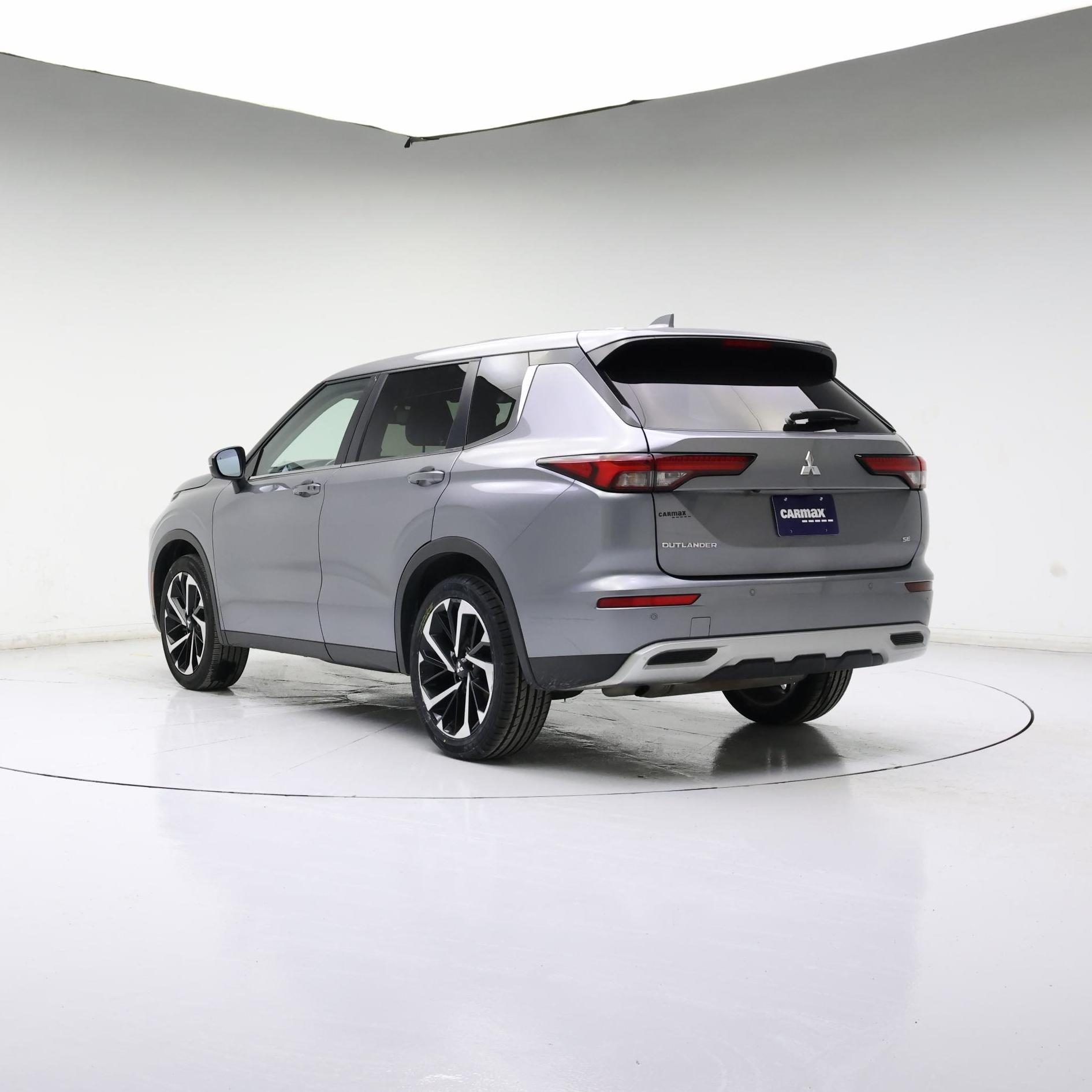 Thumbnail: 2024 Mitsubishi Outlander - 2