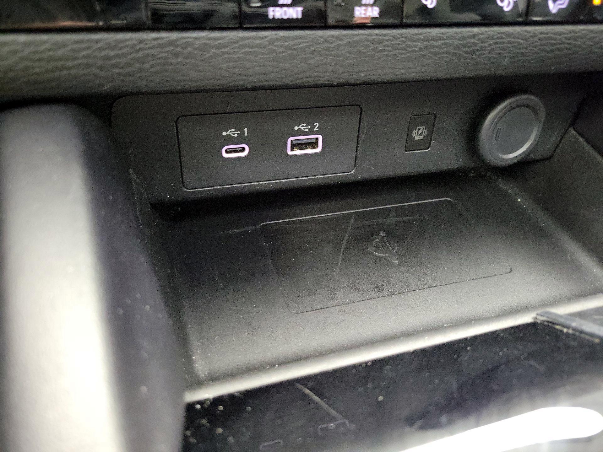 Thumbnail: 2024 Mitsubishi Outlander - 19