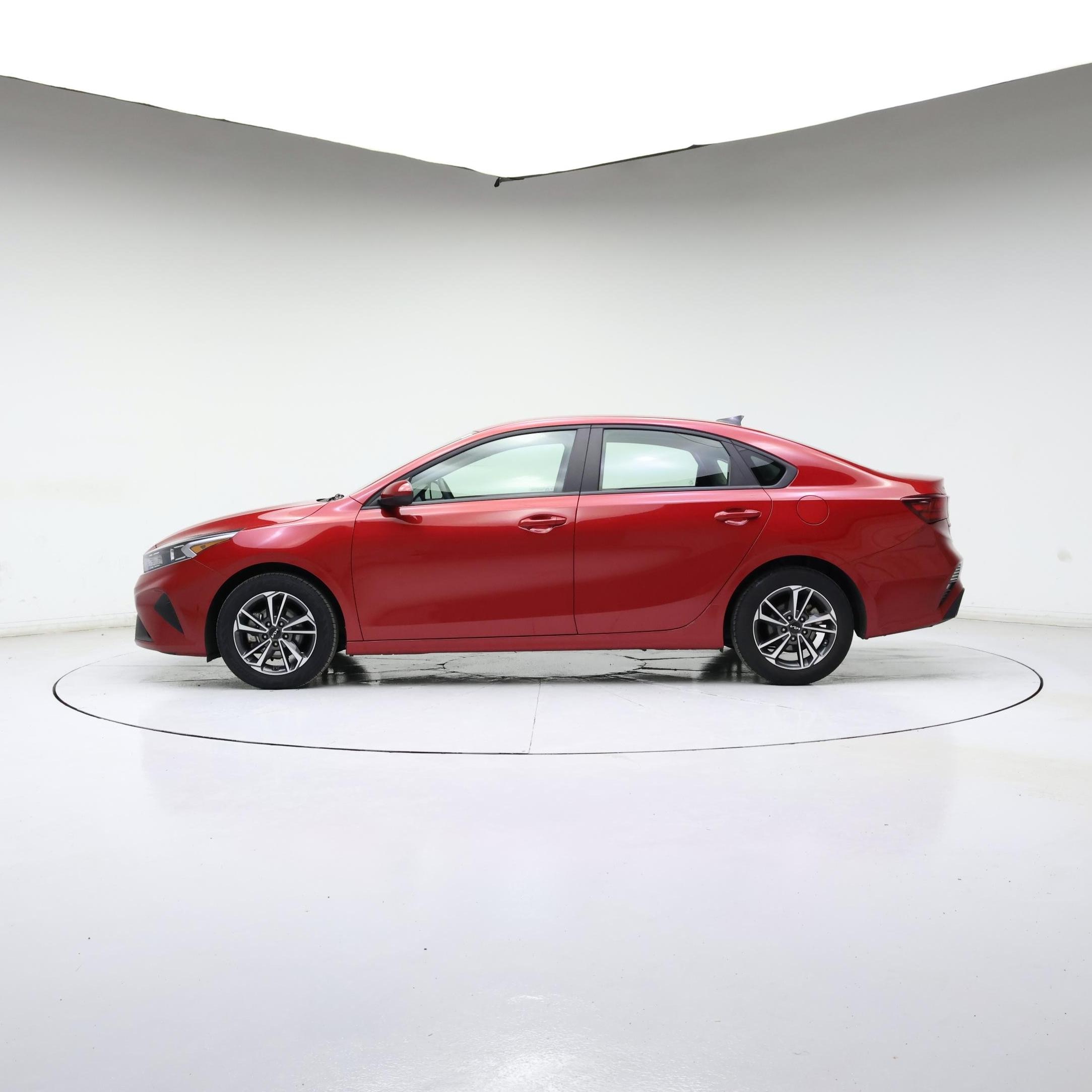 Thumbnail: 2024 Kia Forte - 3