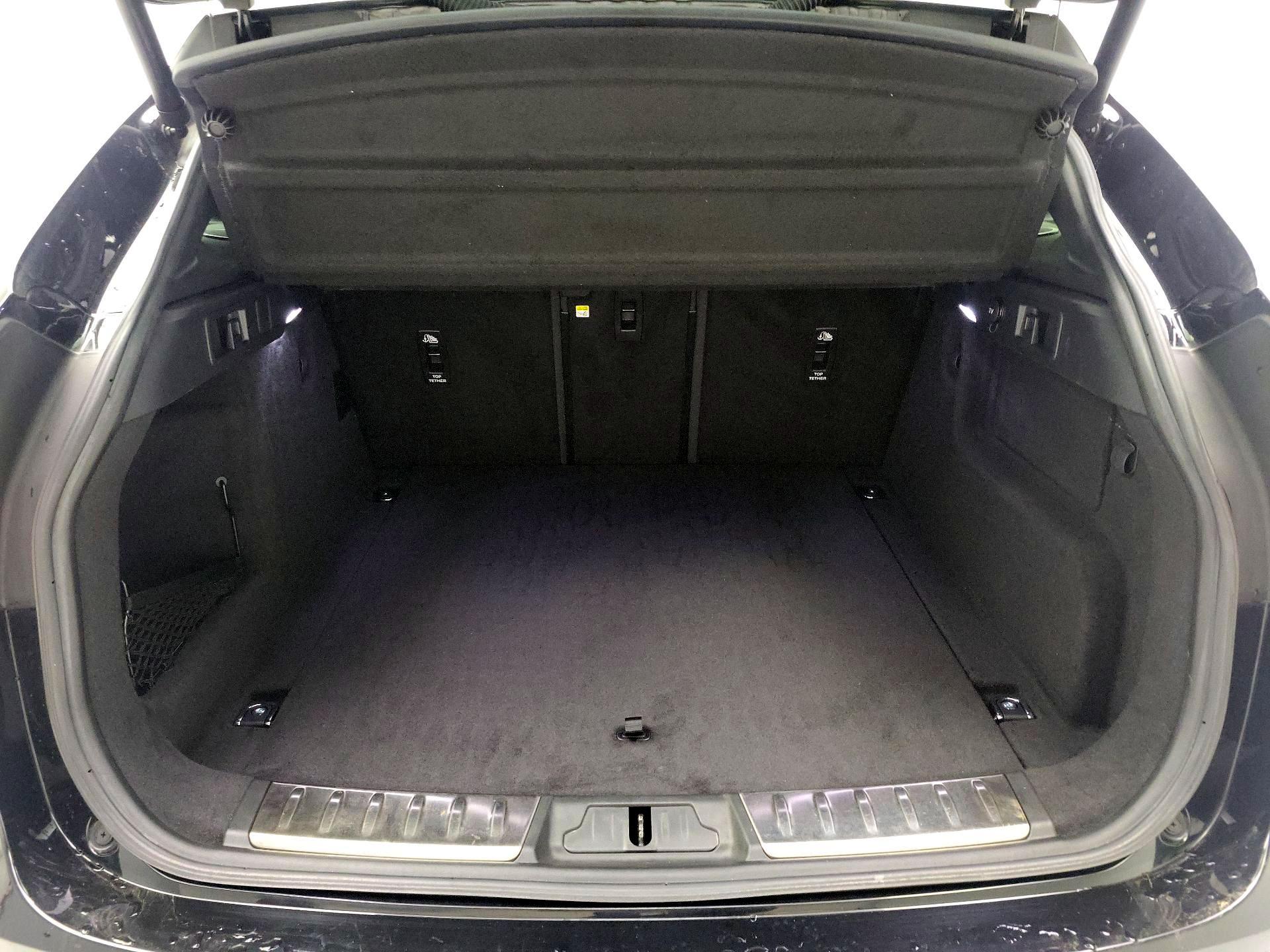 Thumbnail: 2022 Jaguar F-Pace - 19