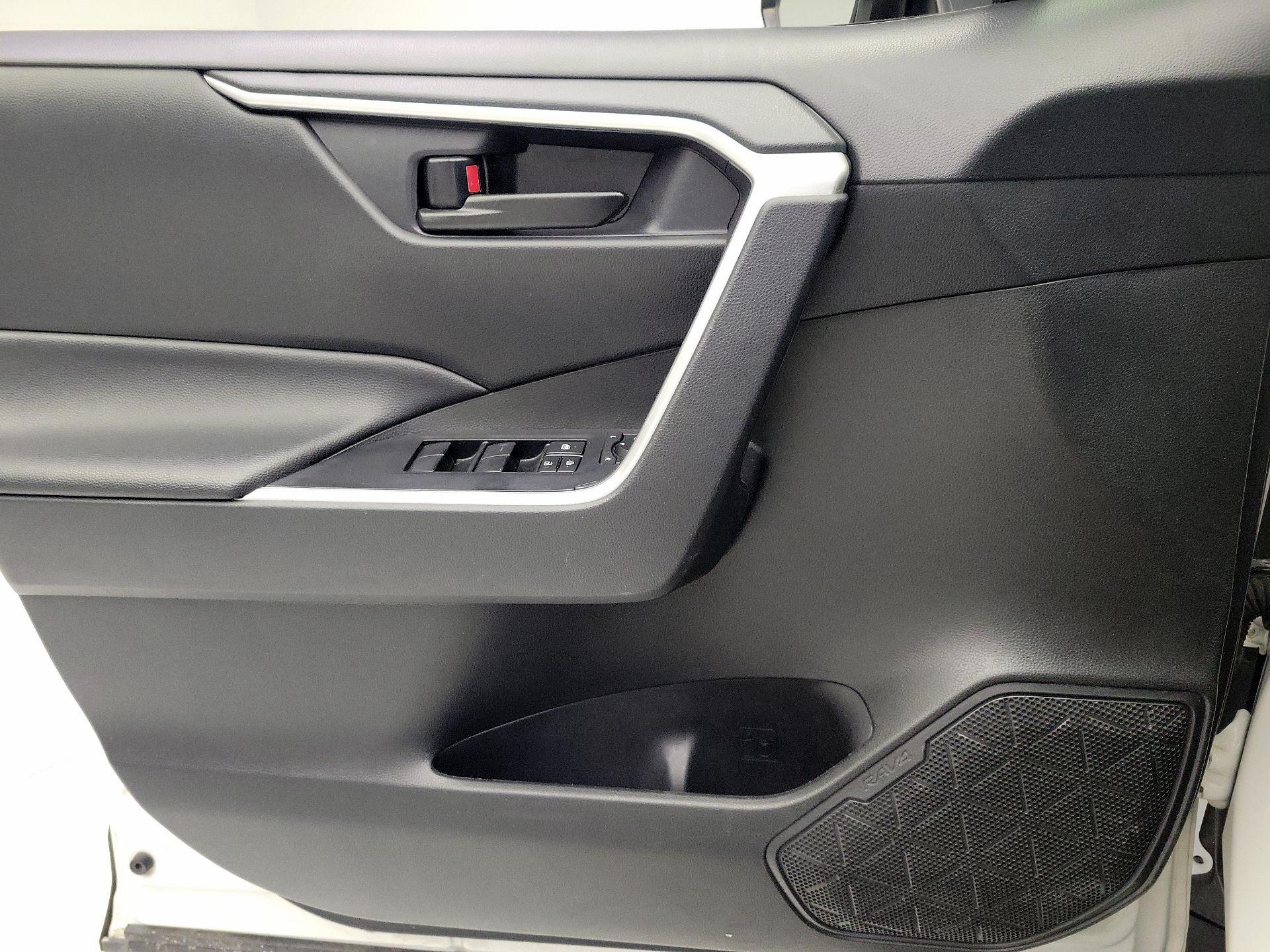 Thumbnail: 2024 Toyota RAV4 - 12