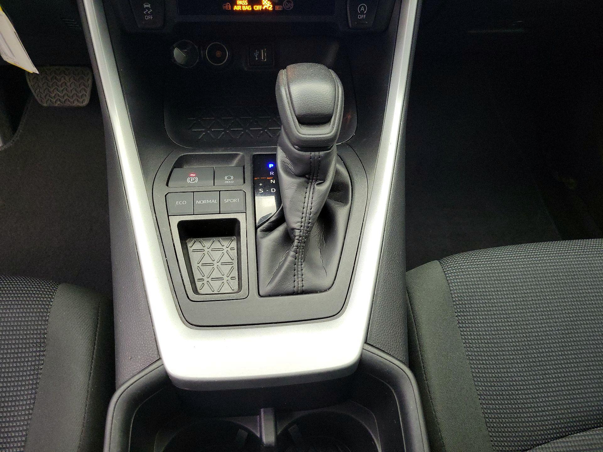 Thumbnail: 2024 Toyota RAV4 - 17