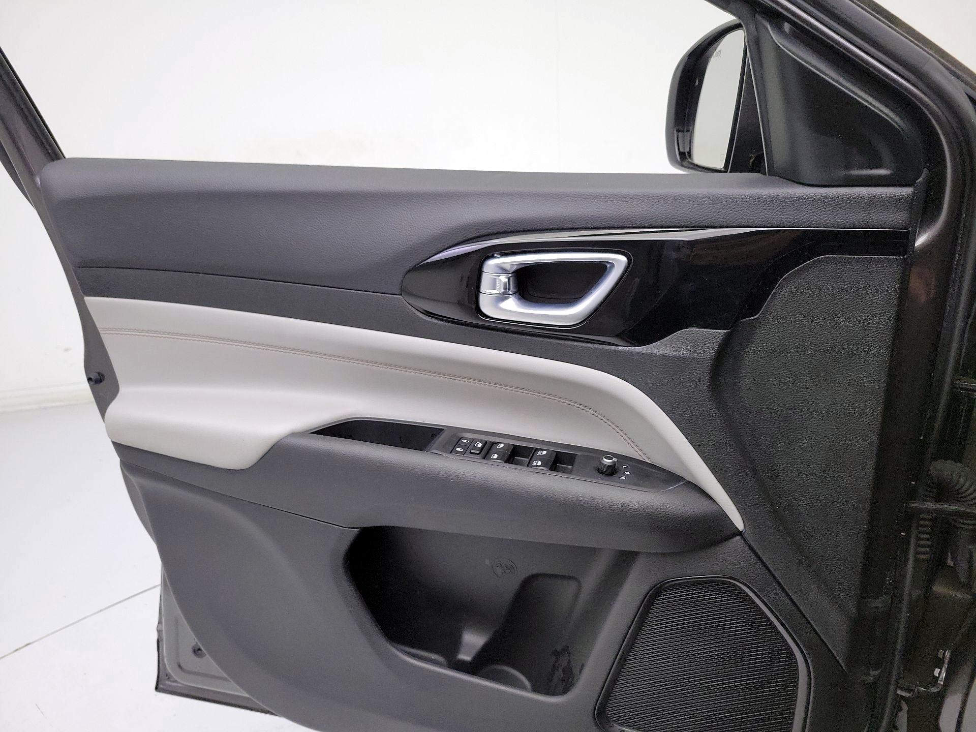 Thumbnail: 2023 Jeep Compass - 12