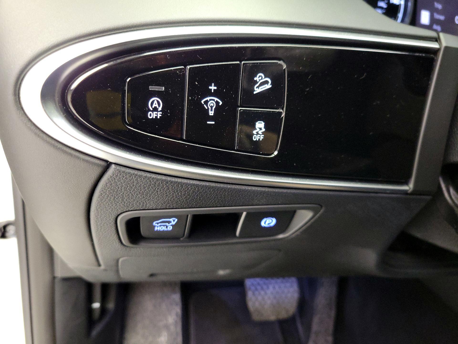 Thumbnail: 2025 Genesis GV70 - 13