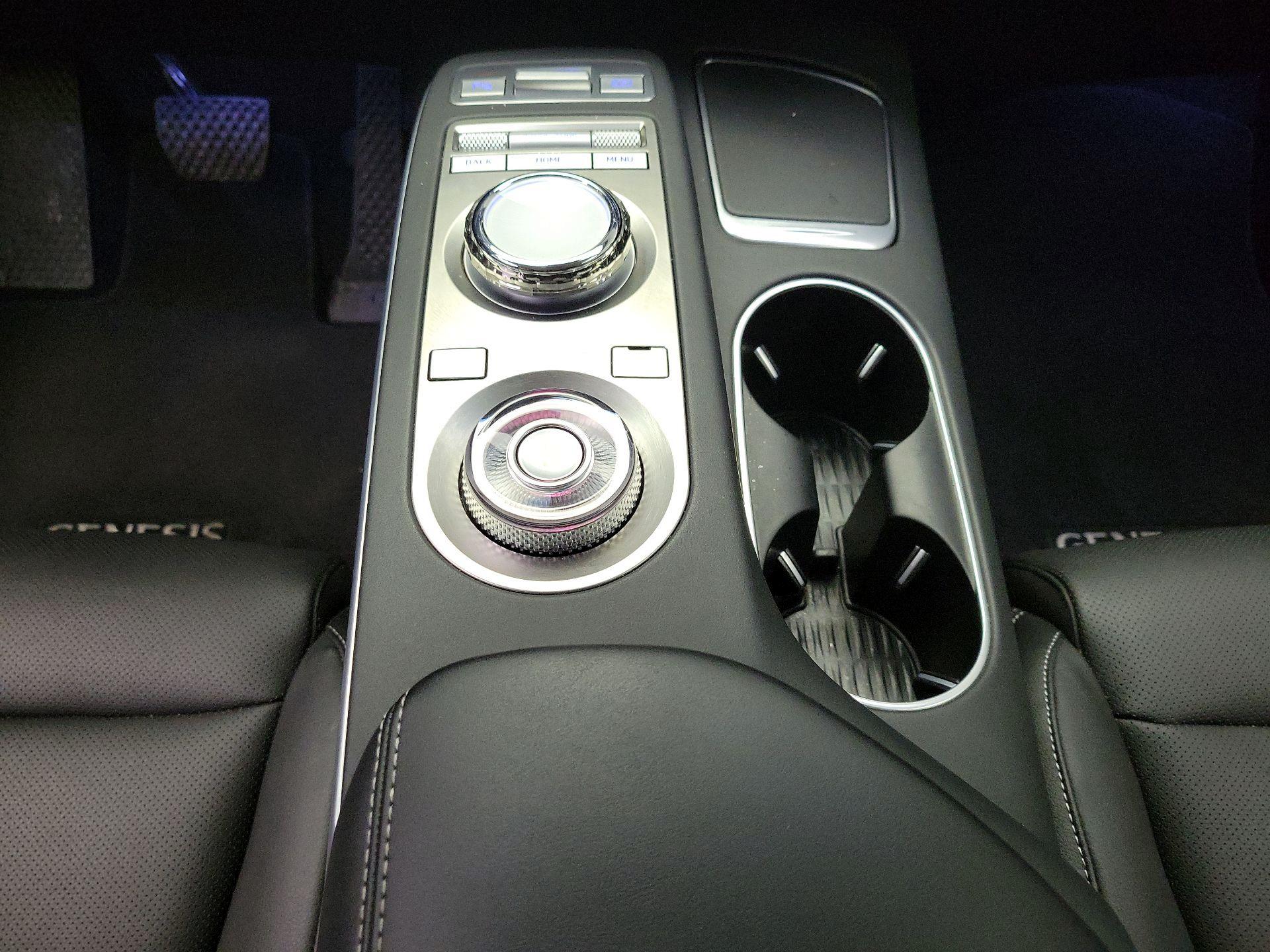 Thumbnail: 2025 Genesis GV70 - 18