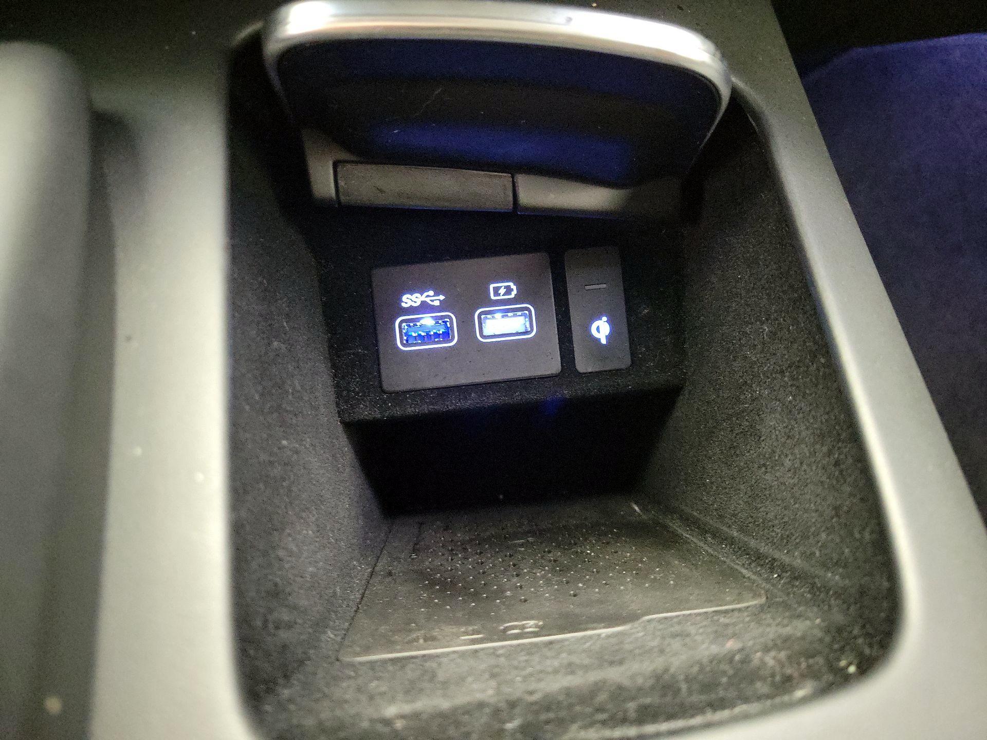 Thumbnail: 2025 Genesis GV70 - 19