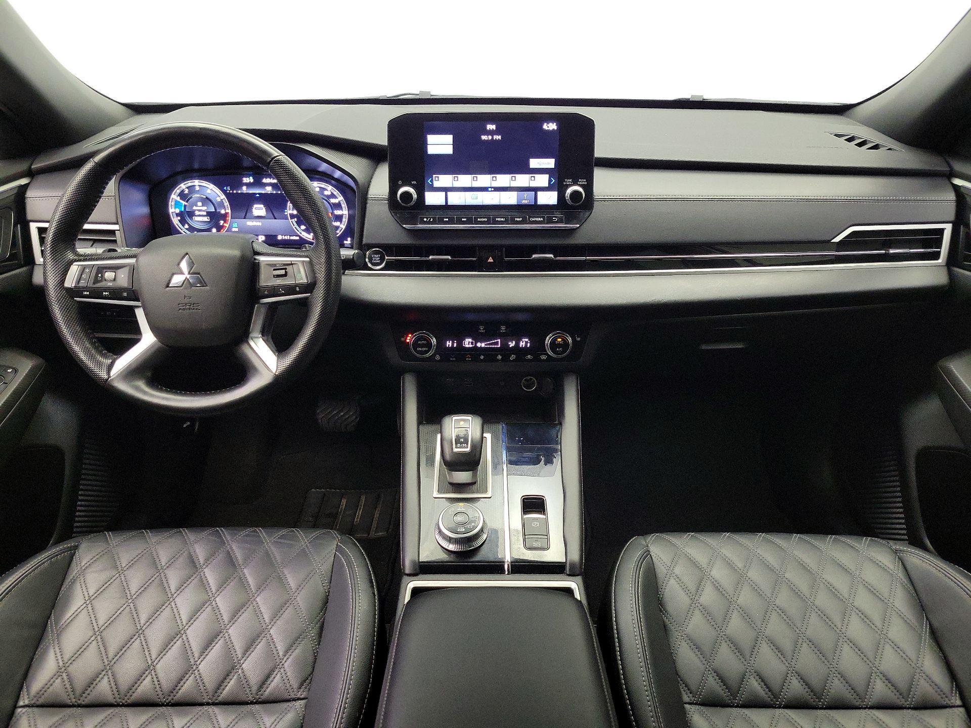 Thumbnail: 2023 Mitsubishi Outlander - 9