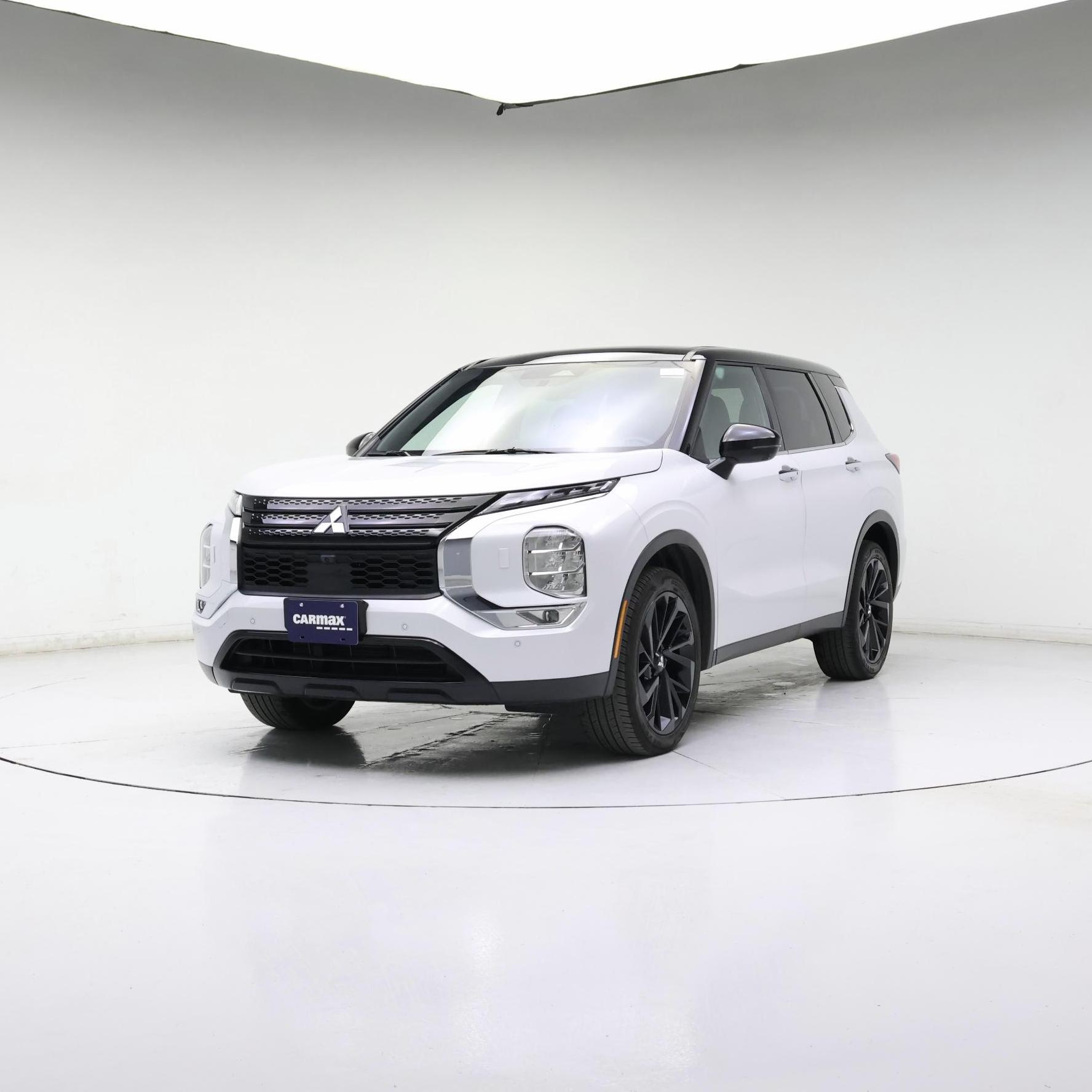 Thumbnail: 2023 Mitsubishi Outlander - 4