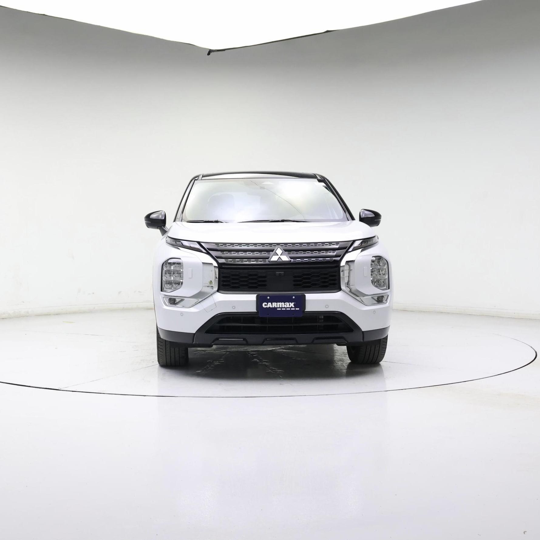 Thumbnail: 2023 Mitsubishi Outlander - 5