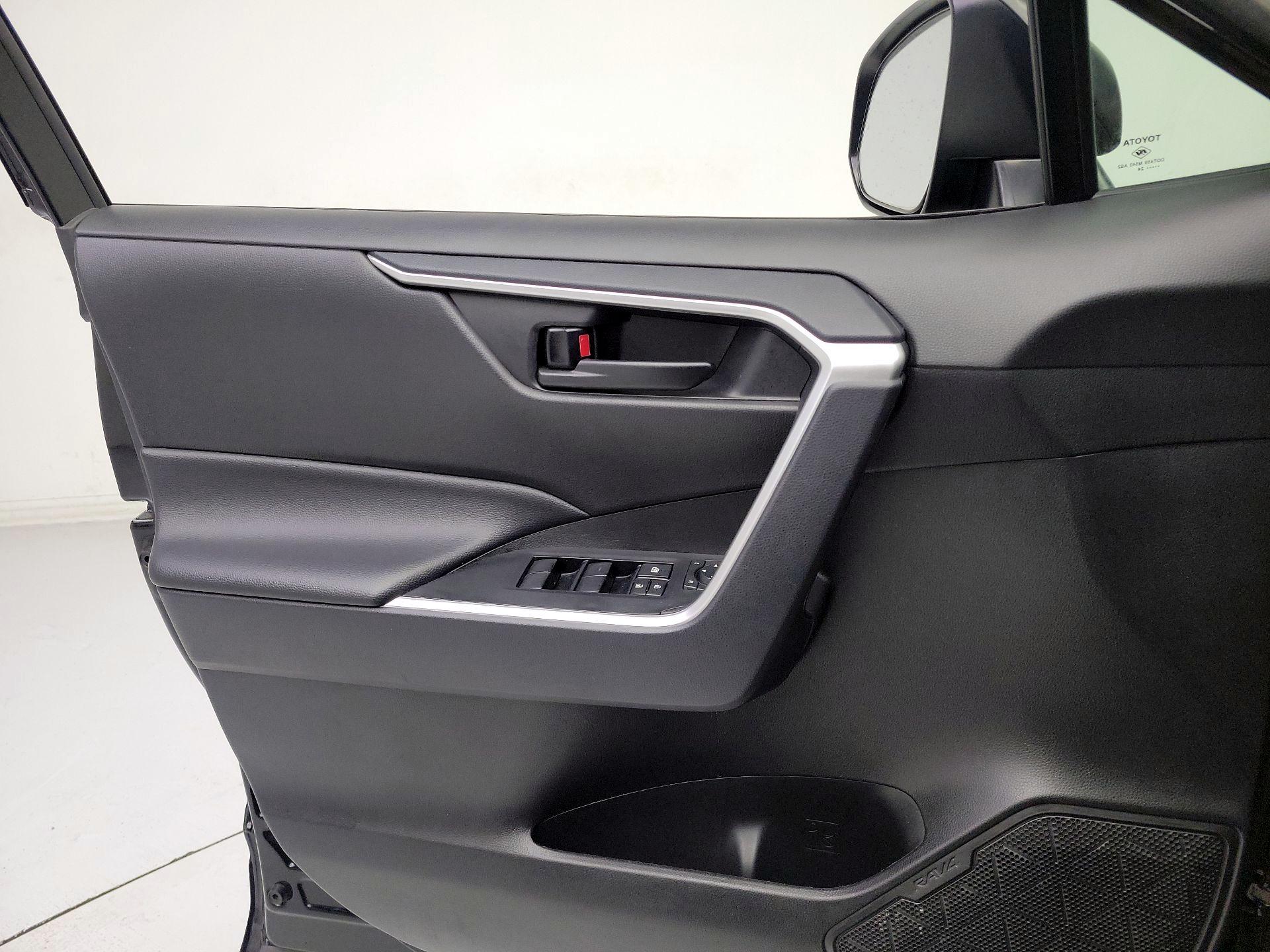 Thumbnail: 2024 Toyota RAV4 - 12