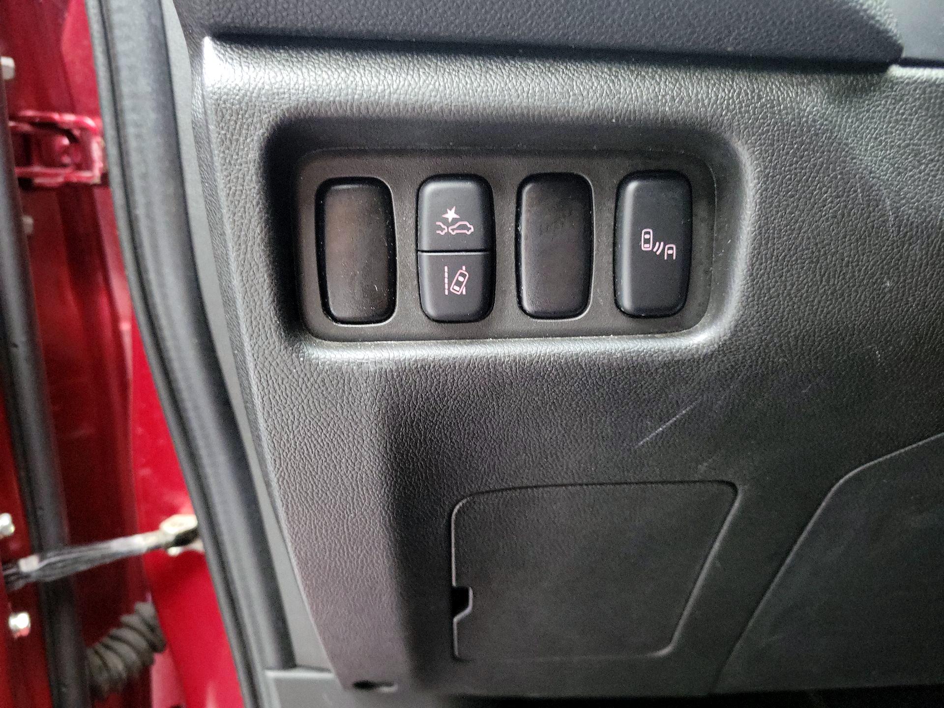 Thumbnail: 2024 Mitsubishi Outlander Sport - 13