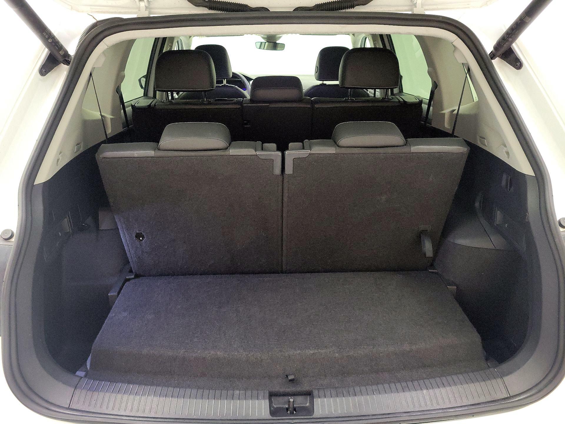 Thumbnail: 2024 Volkswagen Tiguan - 20