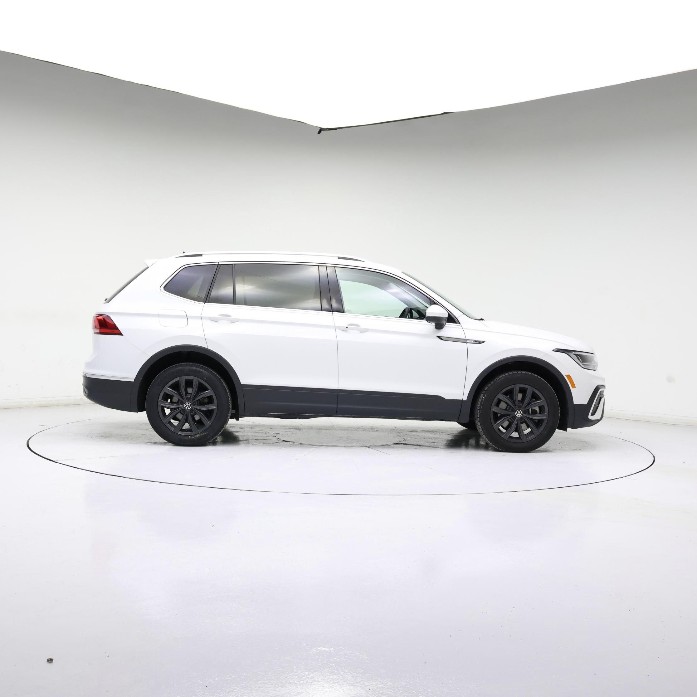 Thumbnail: 2024 Volkswagen Tiguan - 7
