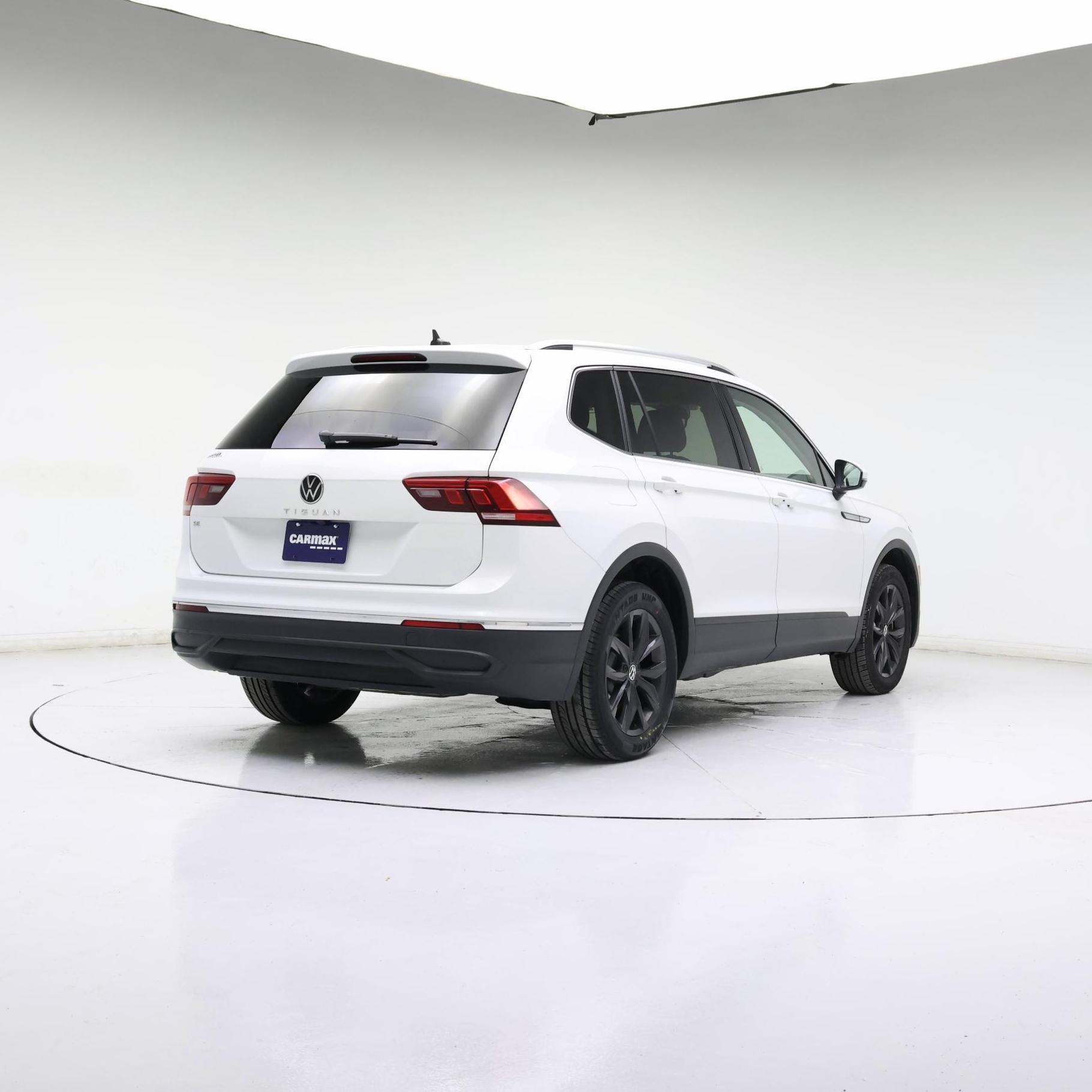 Thumbnail: 2024 Volkswagen Tiguan - 8