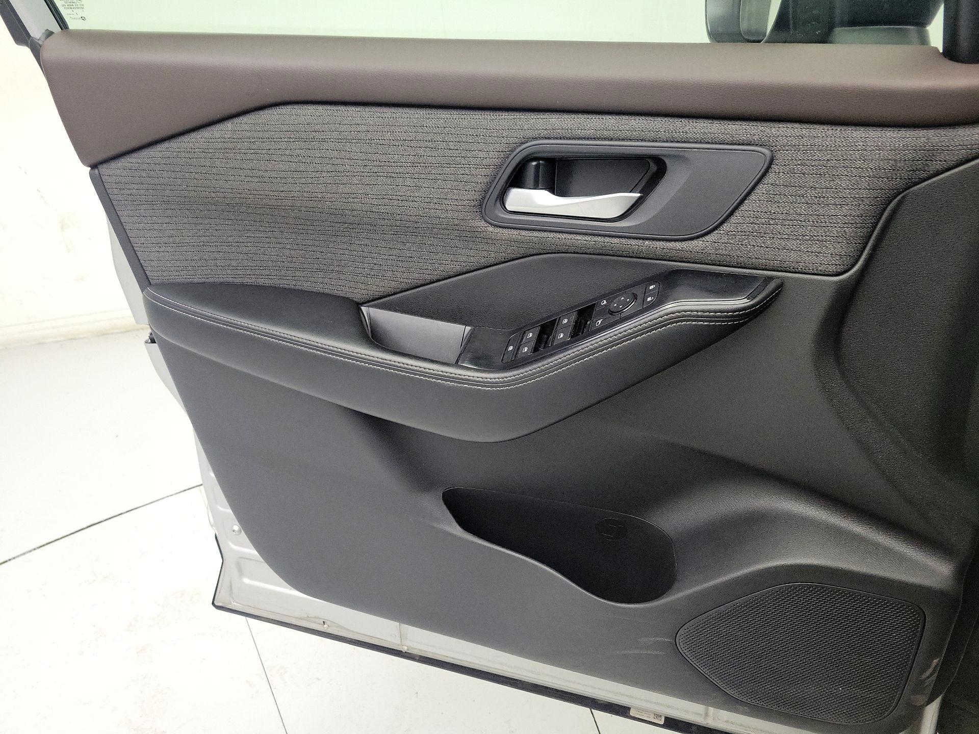 Thumbnail: 2023 Nissan Rogue - 12