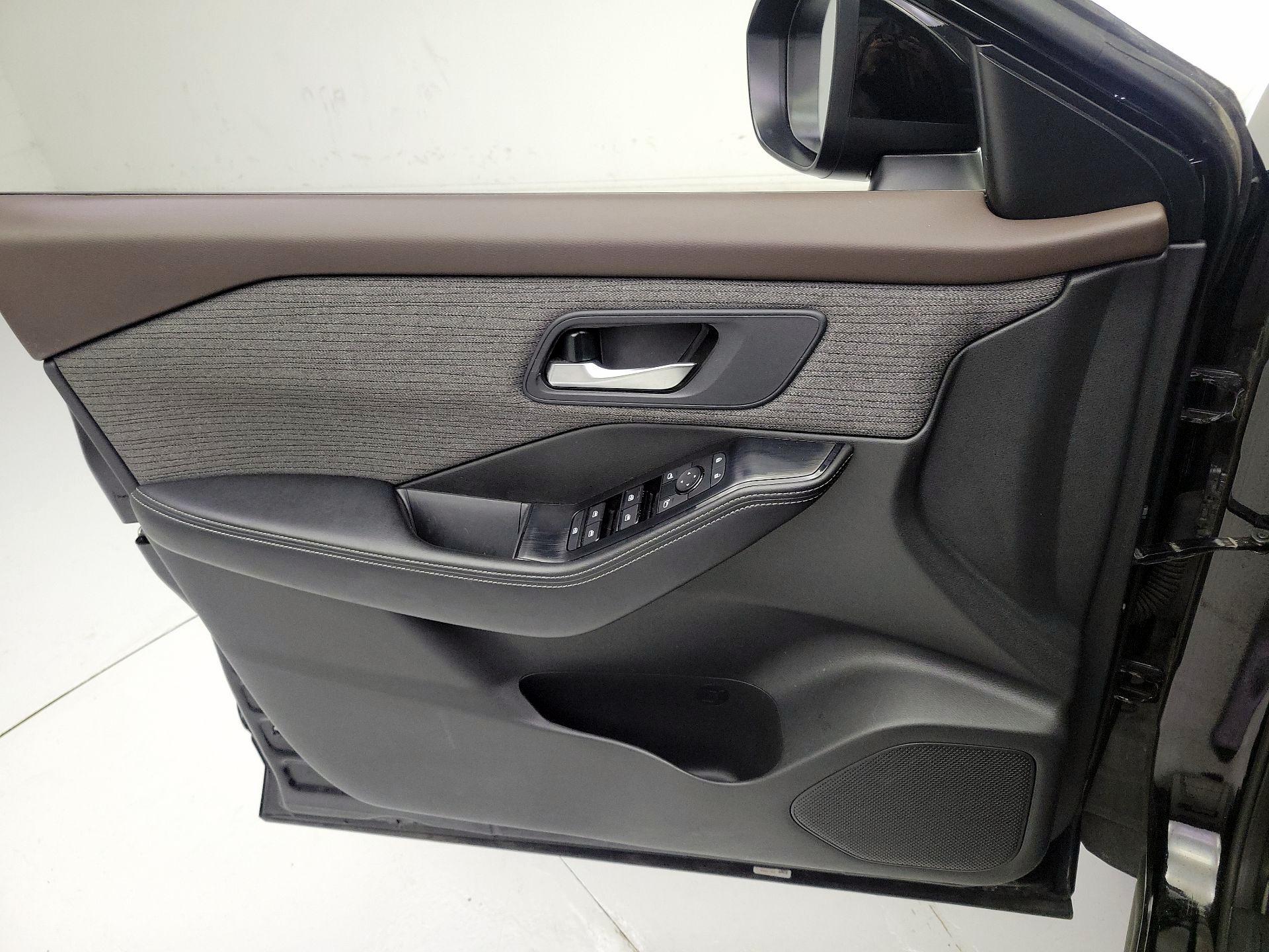 Thumbnail: 2023 Nissan Rogue - 12